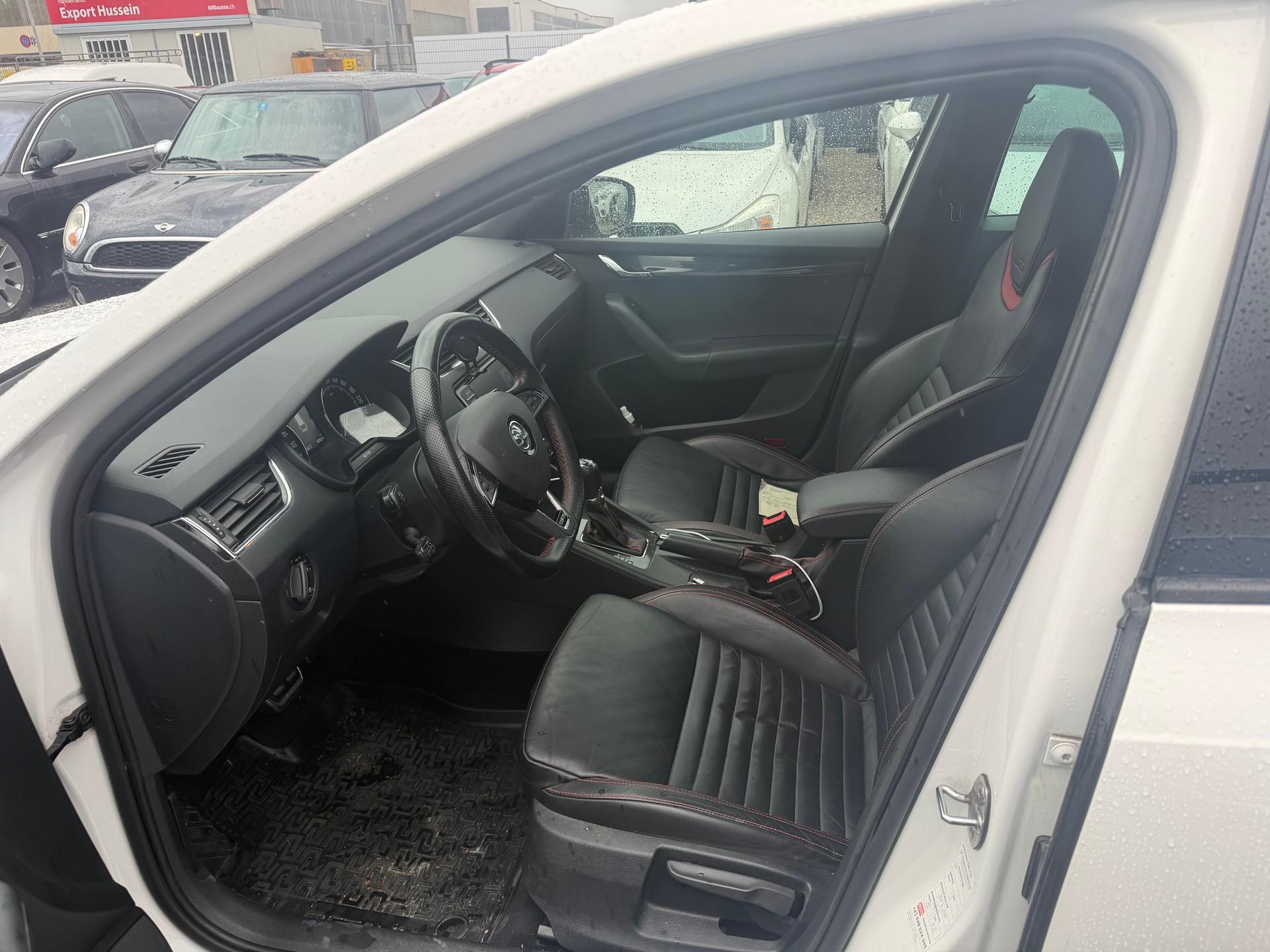 SKODA Octavia Combi 2.0 TDI RS 4x4 DSG-image-6