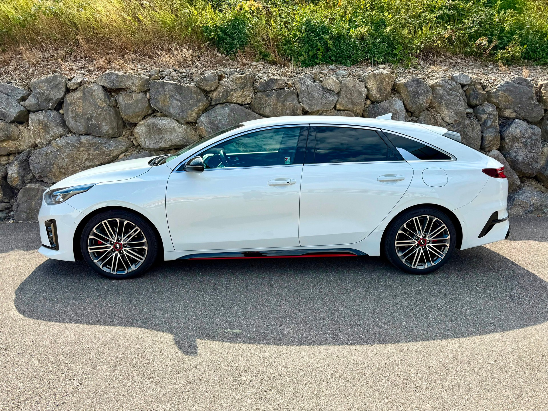 KIA ProCeed 1.6 T-GDi GT DCT-image-2