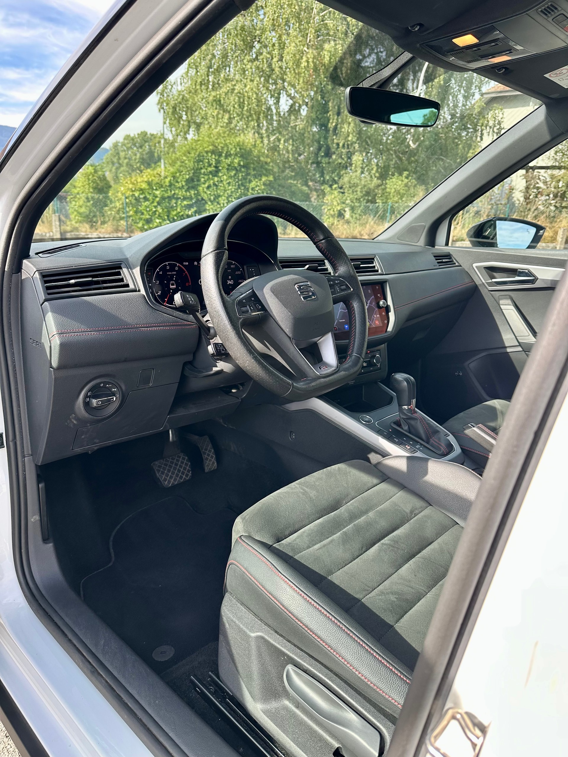 SEAT Arona 1.0 TSI Eco Hola FR DSG-image-9