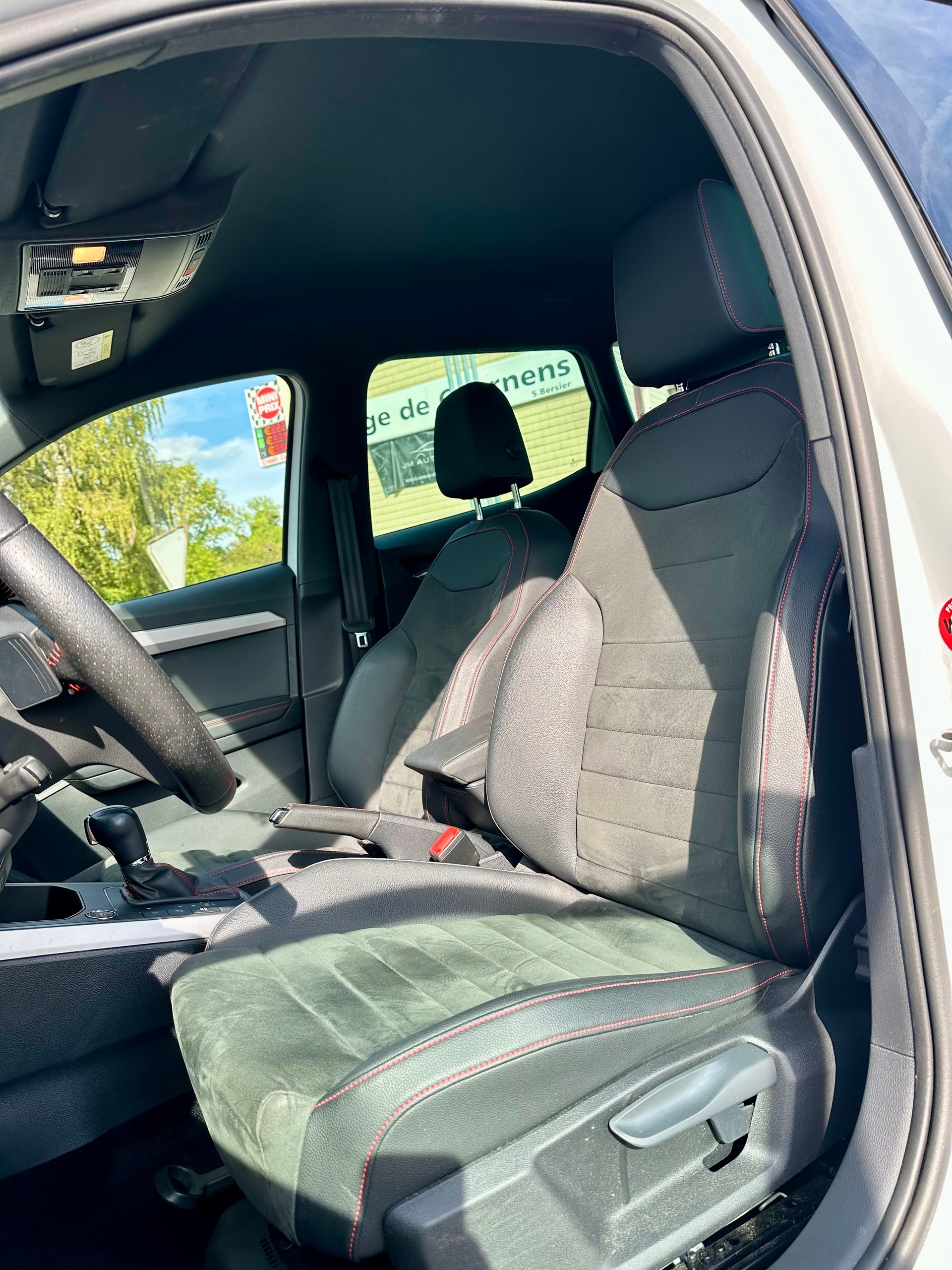 SEAT Arona 1.0 TSI Eco Hola FR DSG-image-11