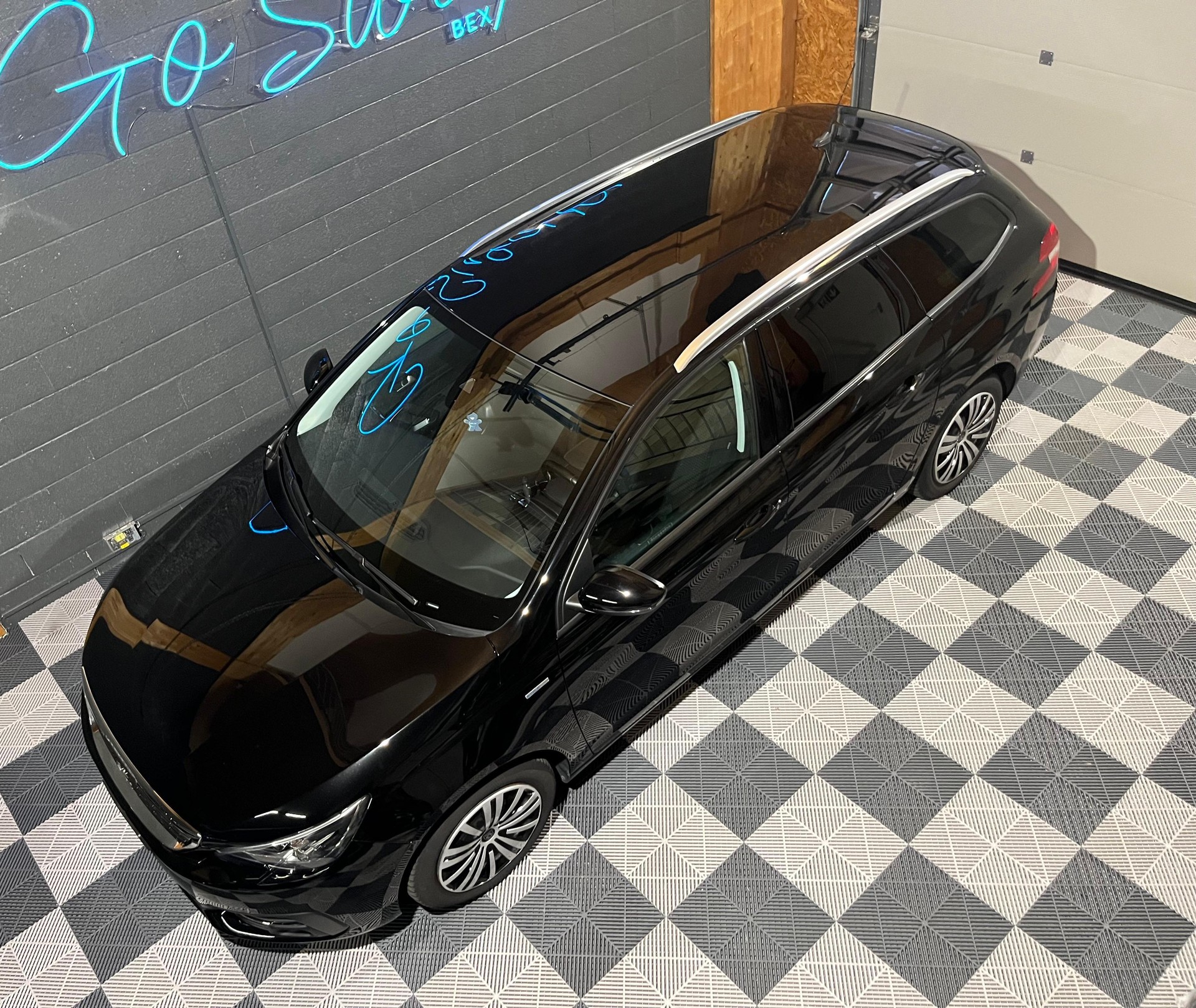 PEUGEOT 308 SW 1.2i Style EAT8-image-4
