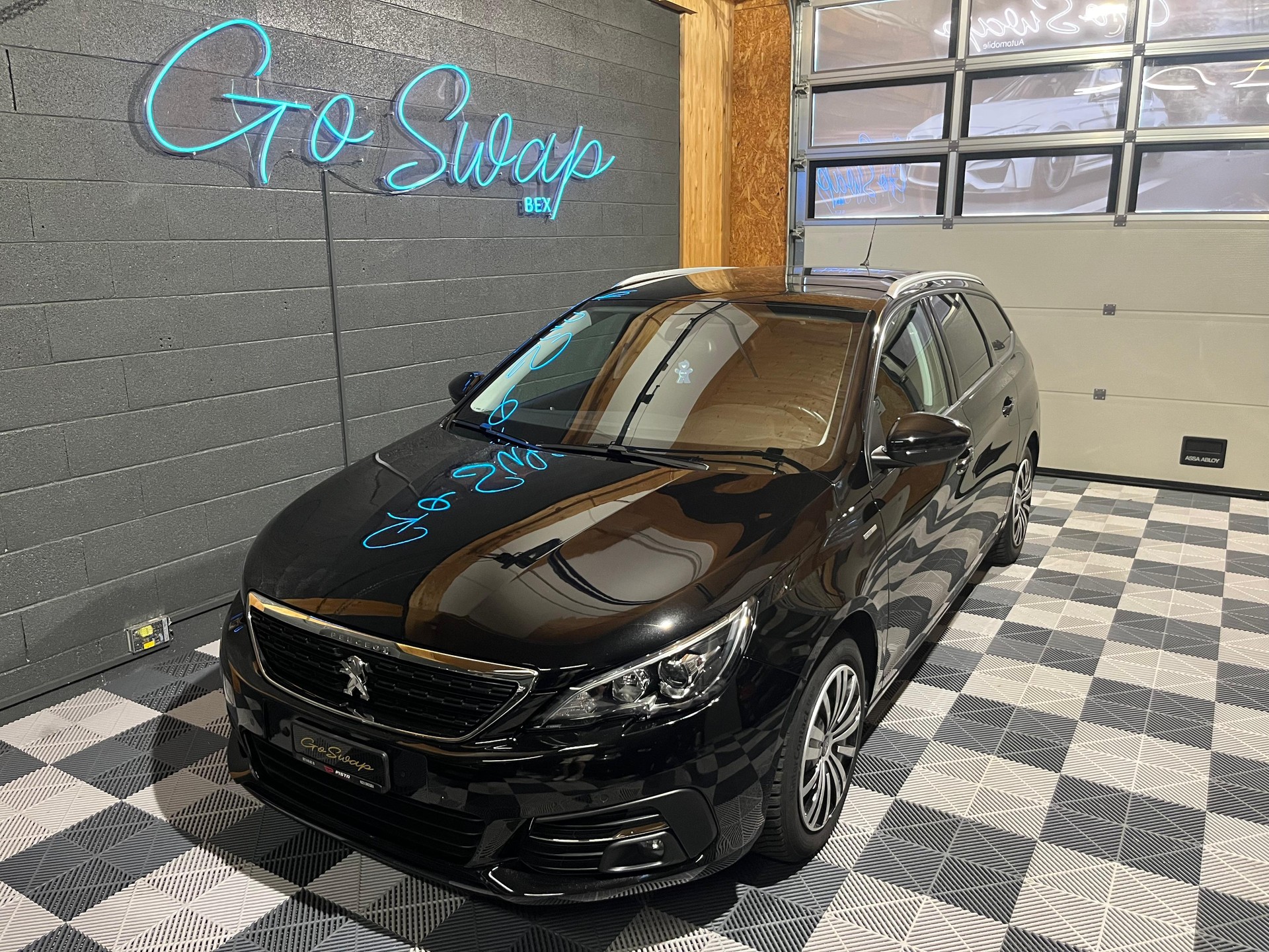 PEUGEOT 308 SW 1.2i Style EAT8-image-3