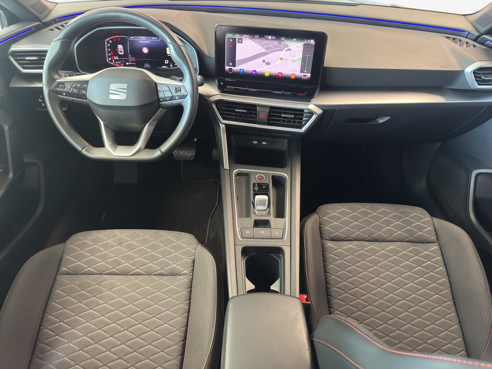 SEAT Leon 1.5 eTSI mHEV DSG FR-image-8