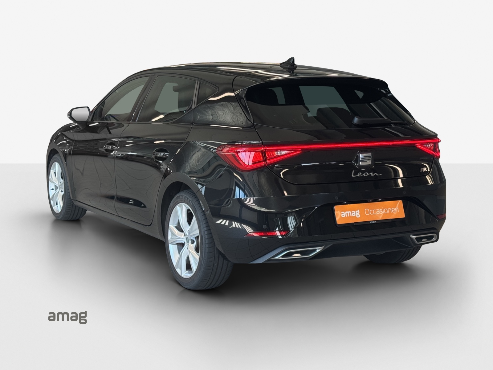 SEAT Leon 1.5 eTSI mHEV DSG FR-image-2