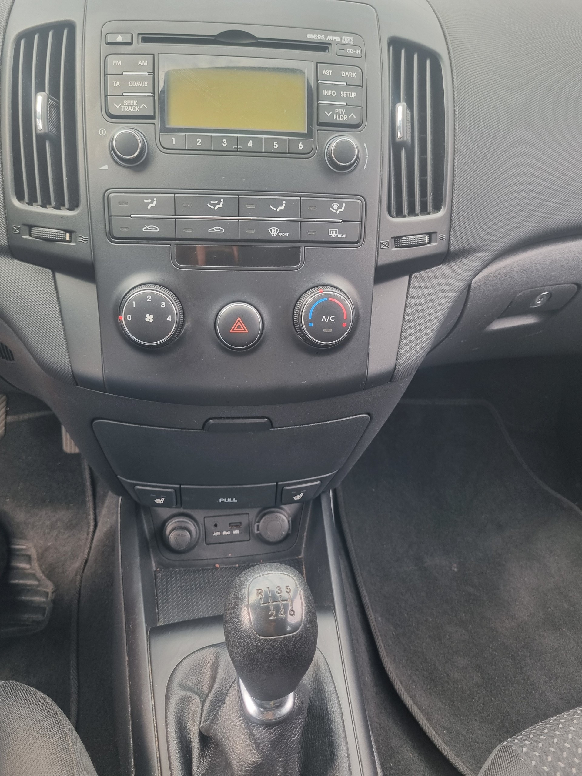 HYUNDAI i30 1.6 Style-image-10