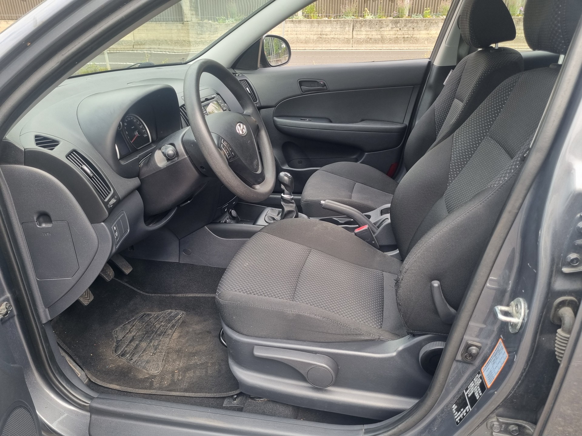 HYUNDAI i30 1.6 Style-image-7