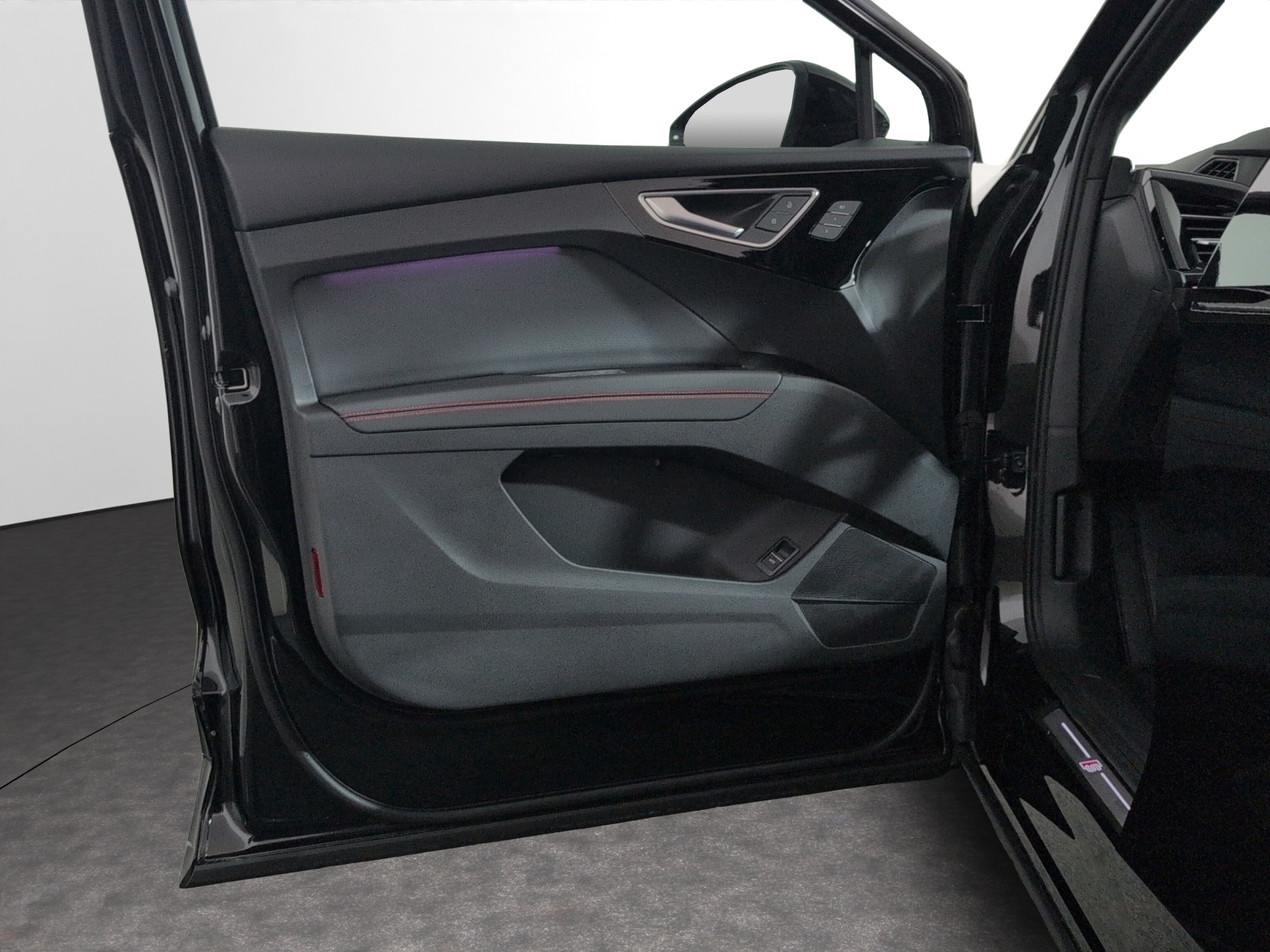 AUDI Q4 e-tron 45 Edition Swiss Ski quattro-image-14