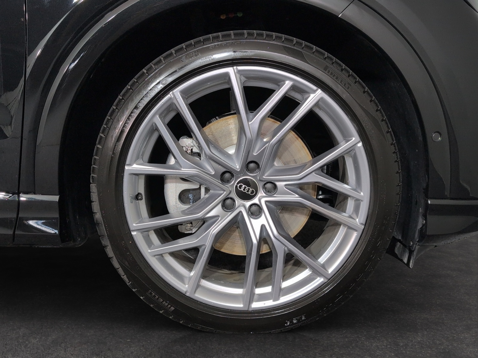 AUDI Q4 e-tron 45 Edition Swiss Ski quattro-image-4