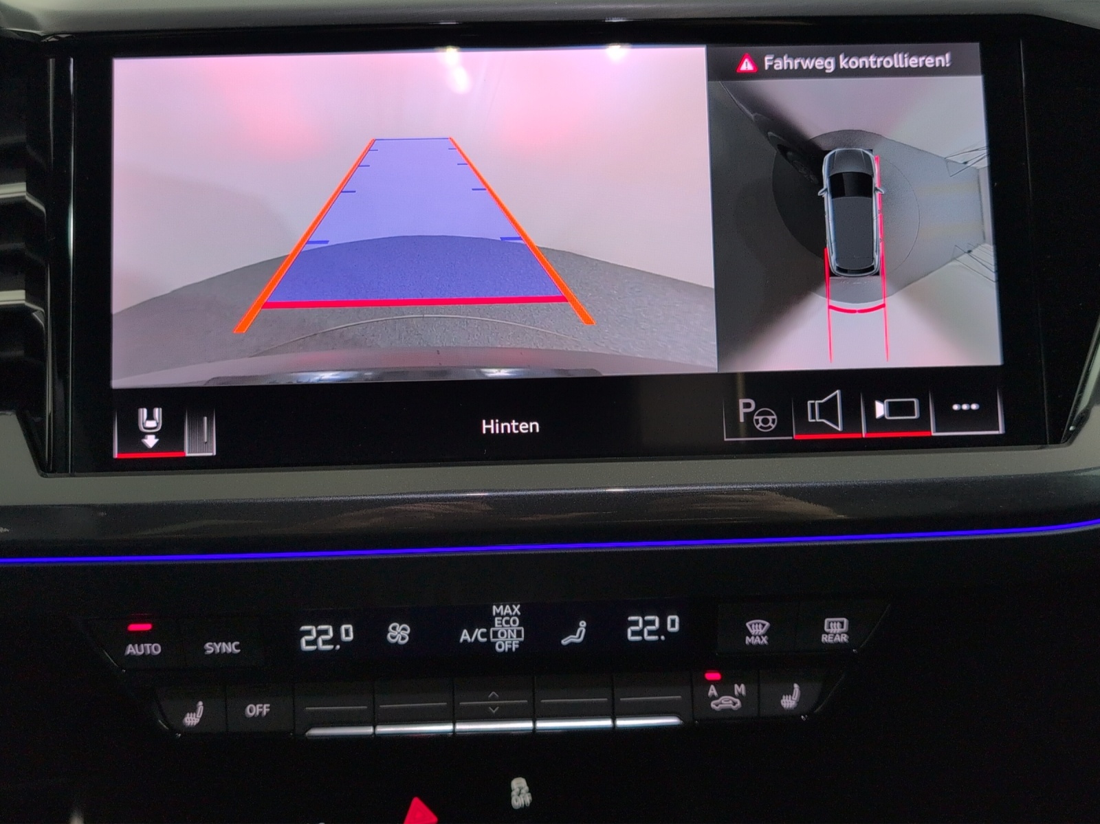 AUDI Q4 e-tron 45 Edition Swiss Ski quattro-image-12