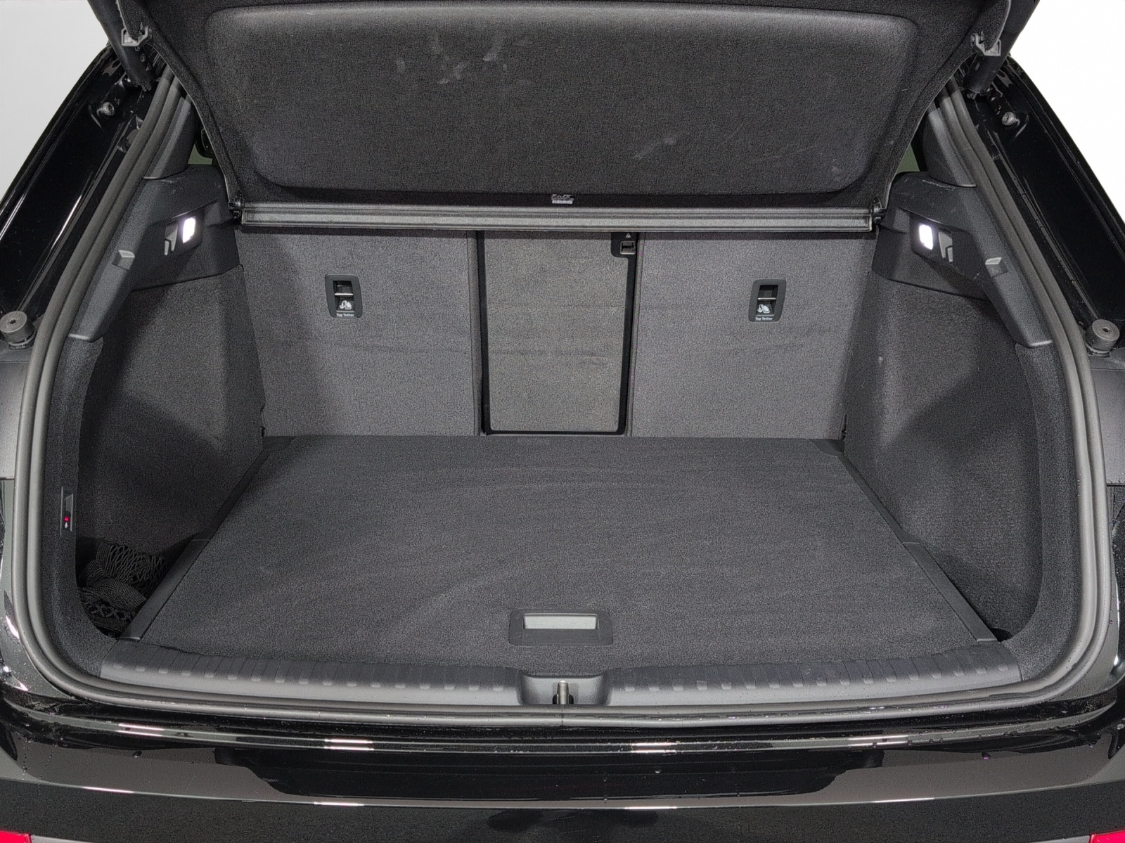 AUDI Q4 e-tron 45 Edition Swiss Ski quattro-image-15