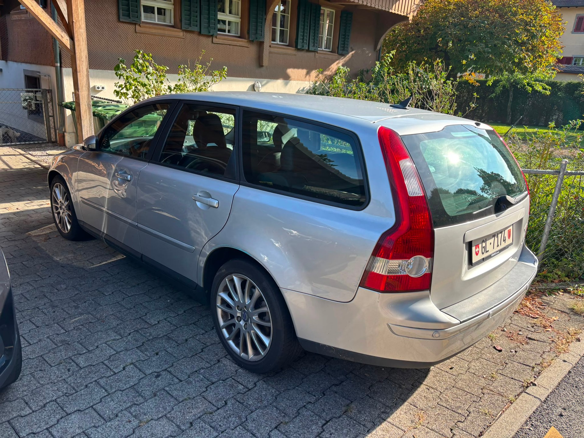 VOLVO 2.4i 20V Summum-image-1