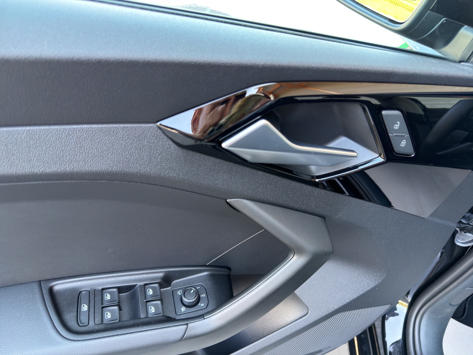 AUDI A1 Sportback 30 TFSI Attraction S-tronic-image-5