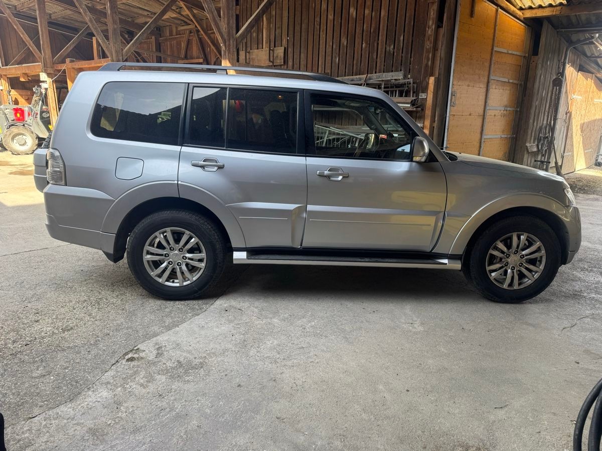 FORD PAJERO-image-1
