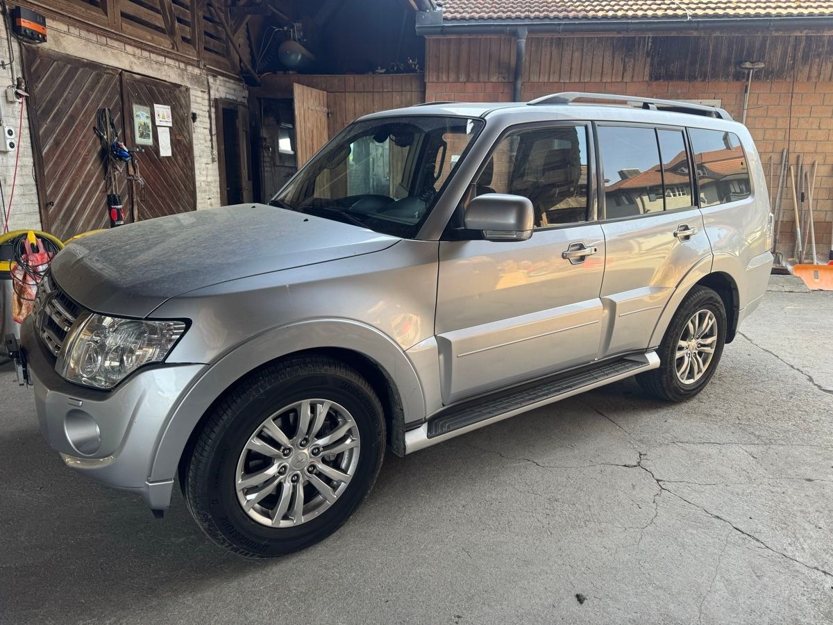 FORD PAJERO-image-0