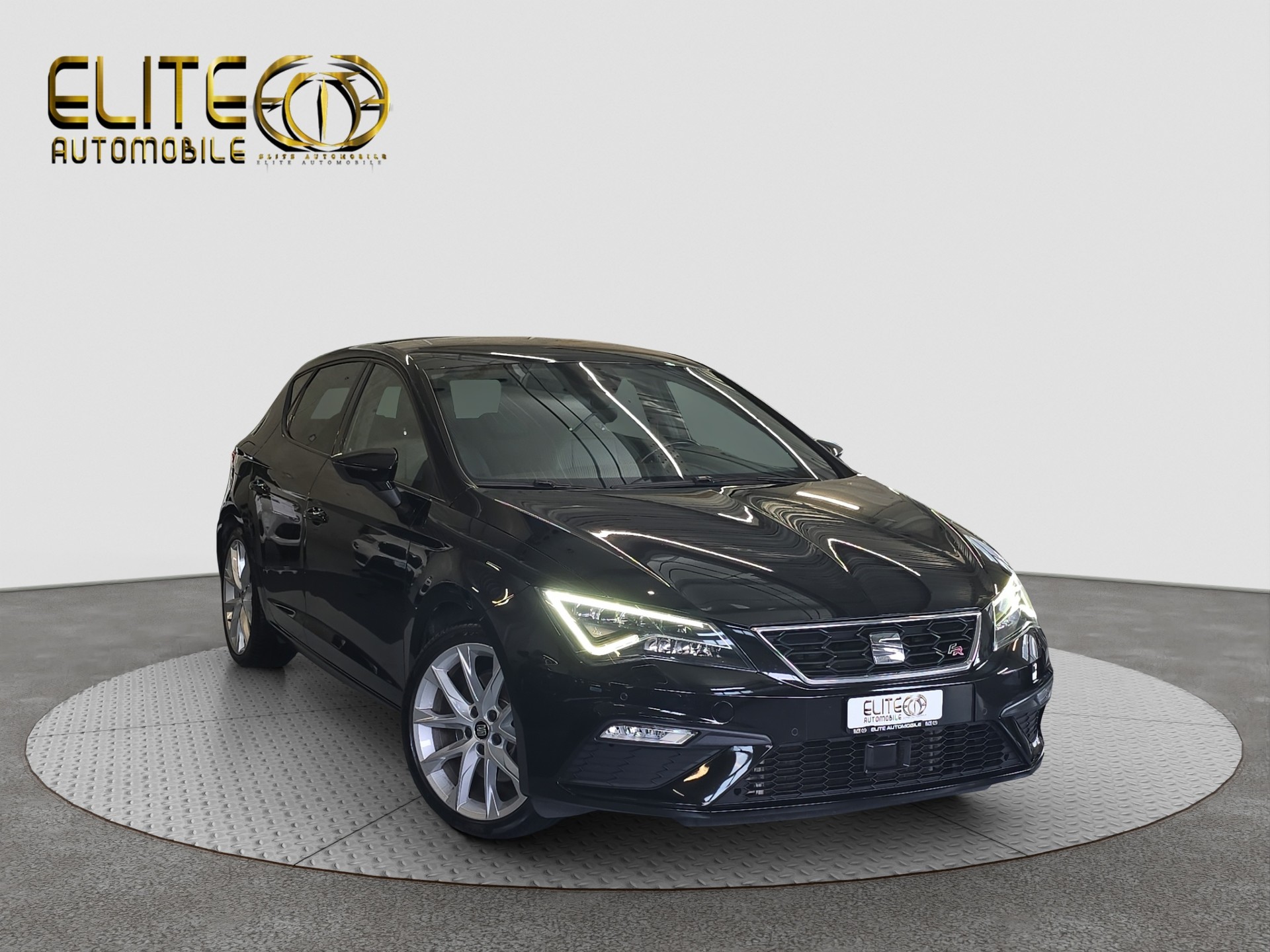 SEAT Leon 2.0 TSI FR DSG-image-0