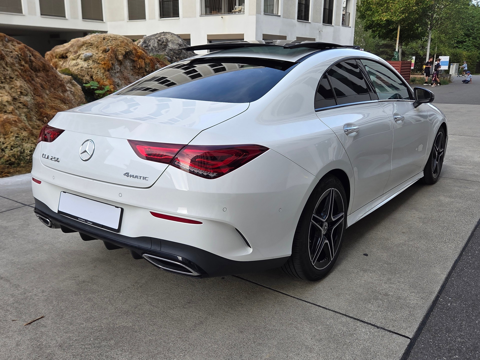 MERCEDES-BENZ CLA 250 4Matic AMG Line 7G-DCT-image-3