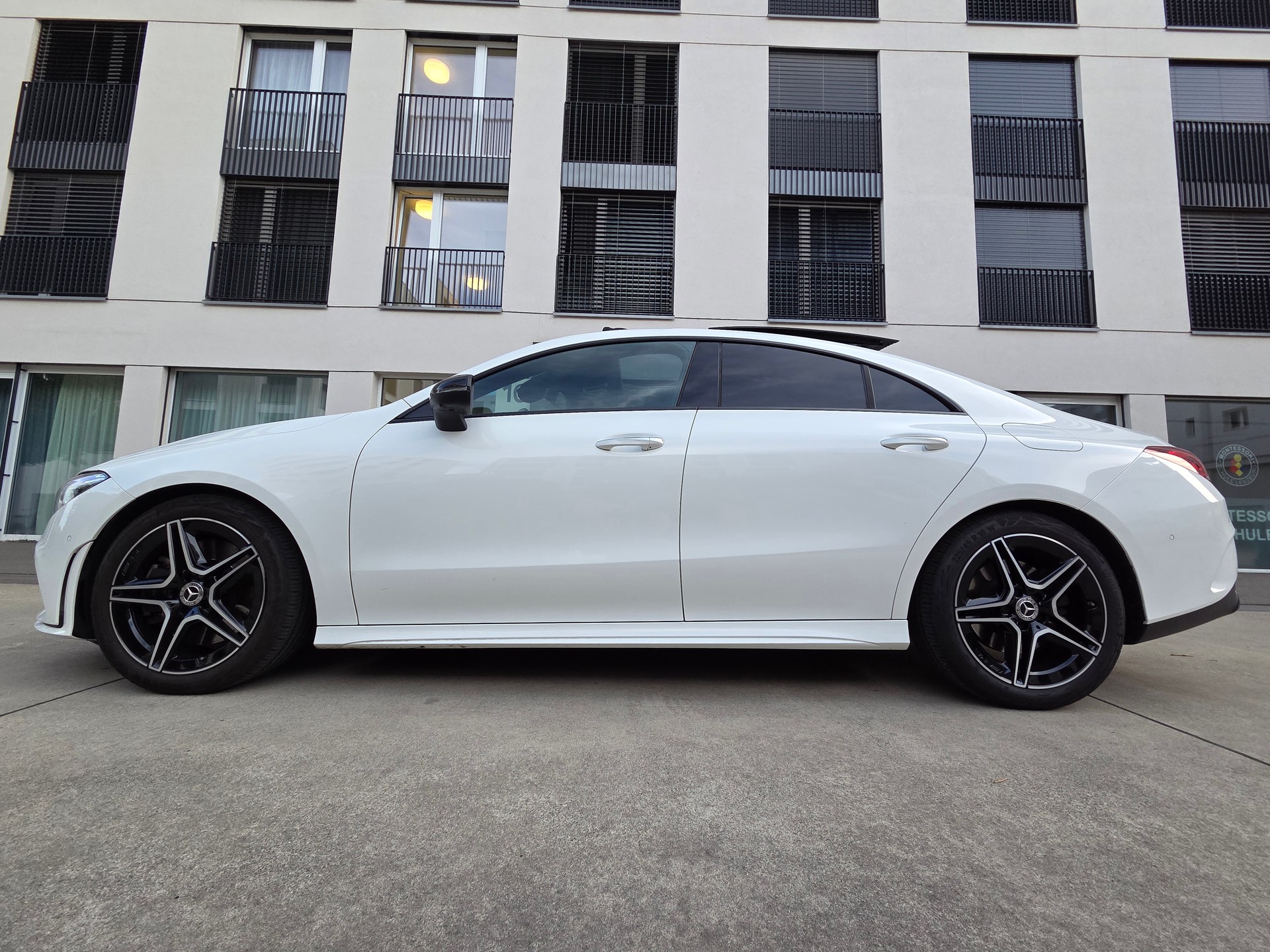 MERCEDES-BENZ CLA 250 4Matic AMG Line 7G-DCT-image-4