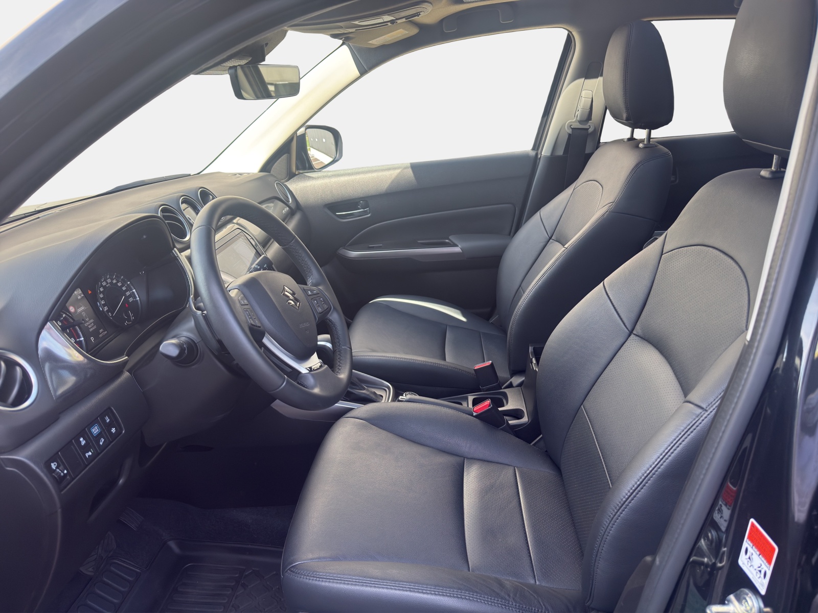 SUZUKI Vitara 1.5/102 Piz Sulai Top Hybrid 4x4-image-9