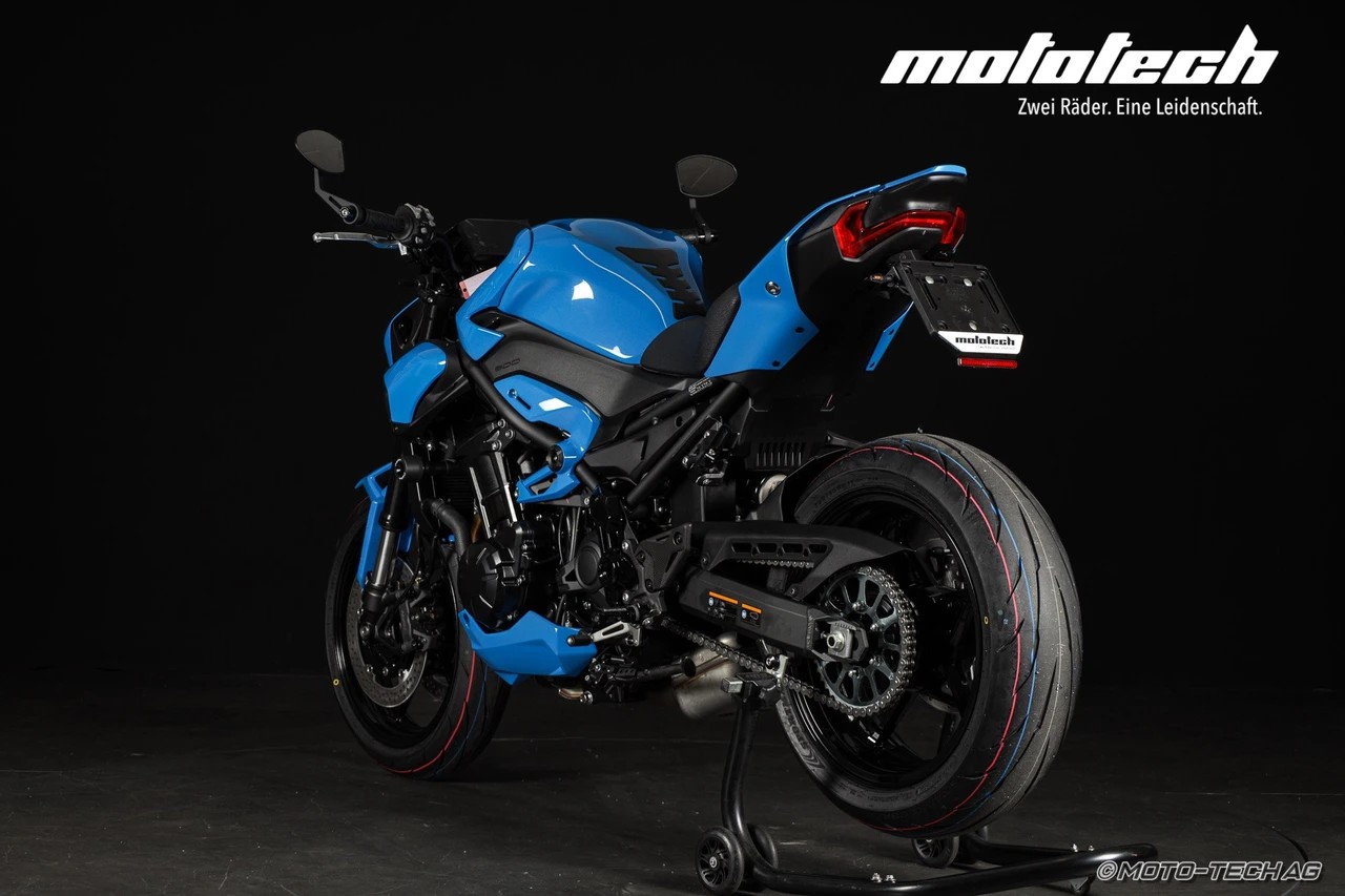 KAWASAKI Z 900 MY25 (35kW) STAGE 1 SHARK Bright Skyblue-showroom-element-3