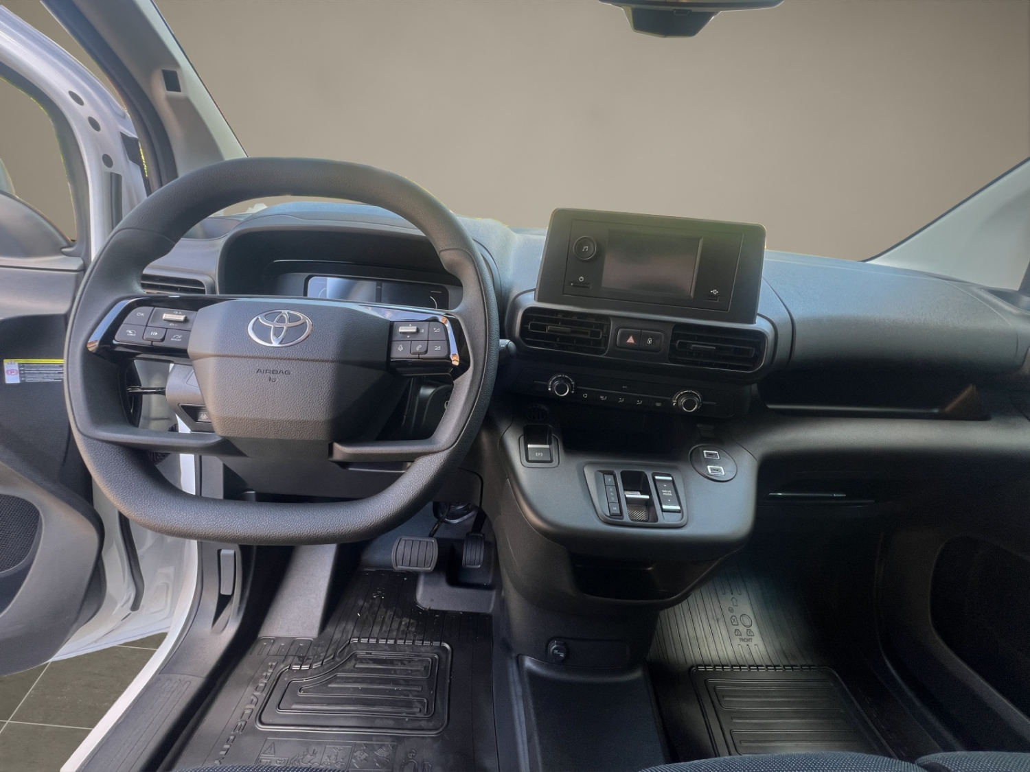 TOYOTA PROACE CITY Van L1 1.5 D Active-image-10