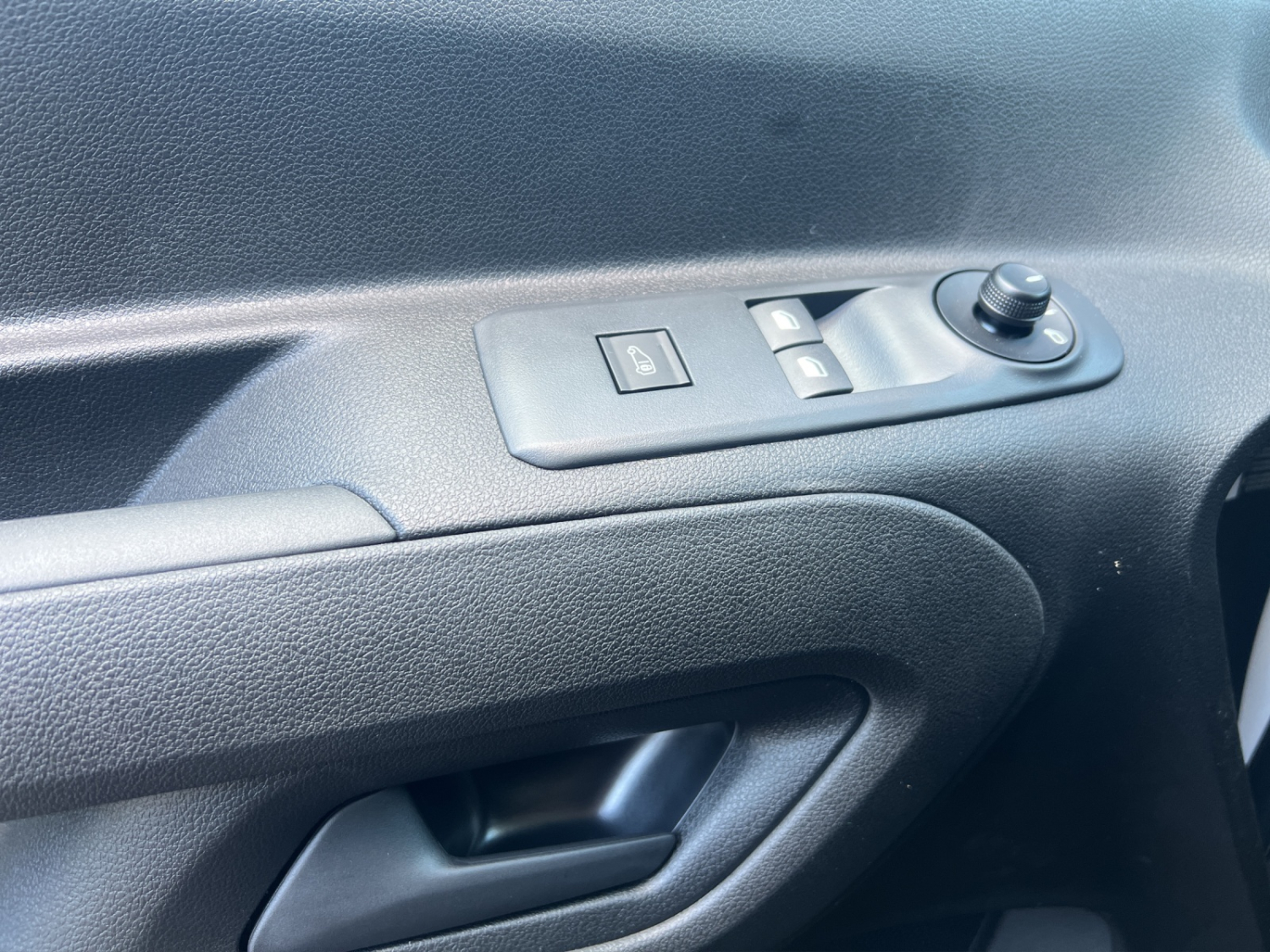 TOYOTA PROACE CITY Van L1 1.5 D Active-image-18