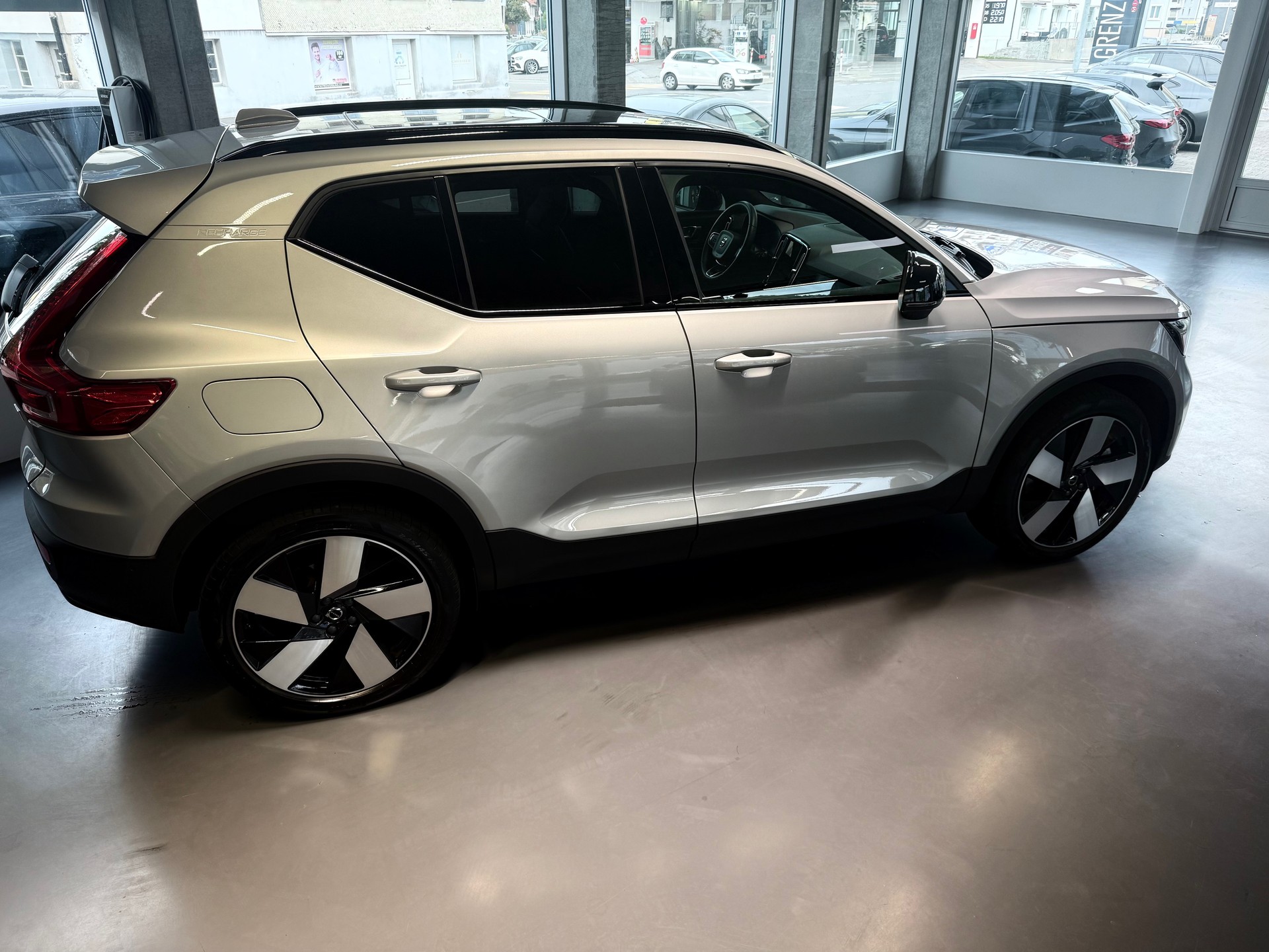 VOLVO XC40 T4 PHEV Ultimate Bright DCT-image-4