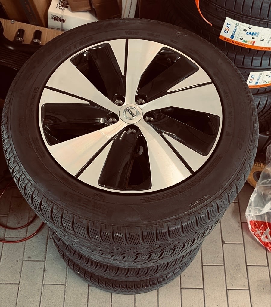 VOLVO XC40 T4 PHEV Ultimate Bright DCT-image-17