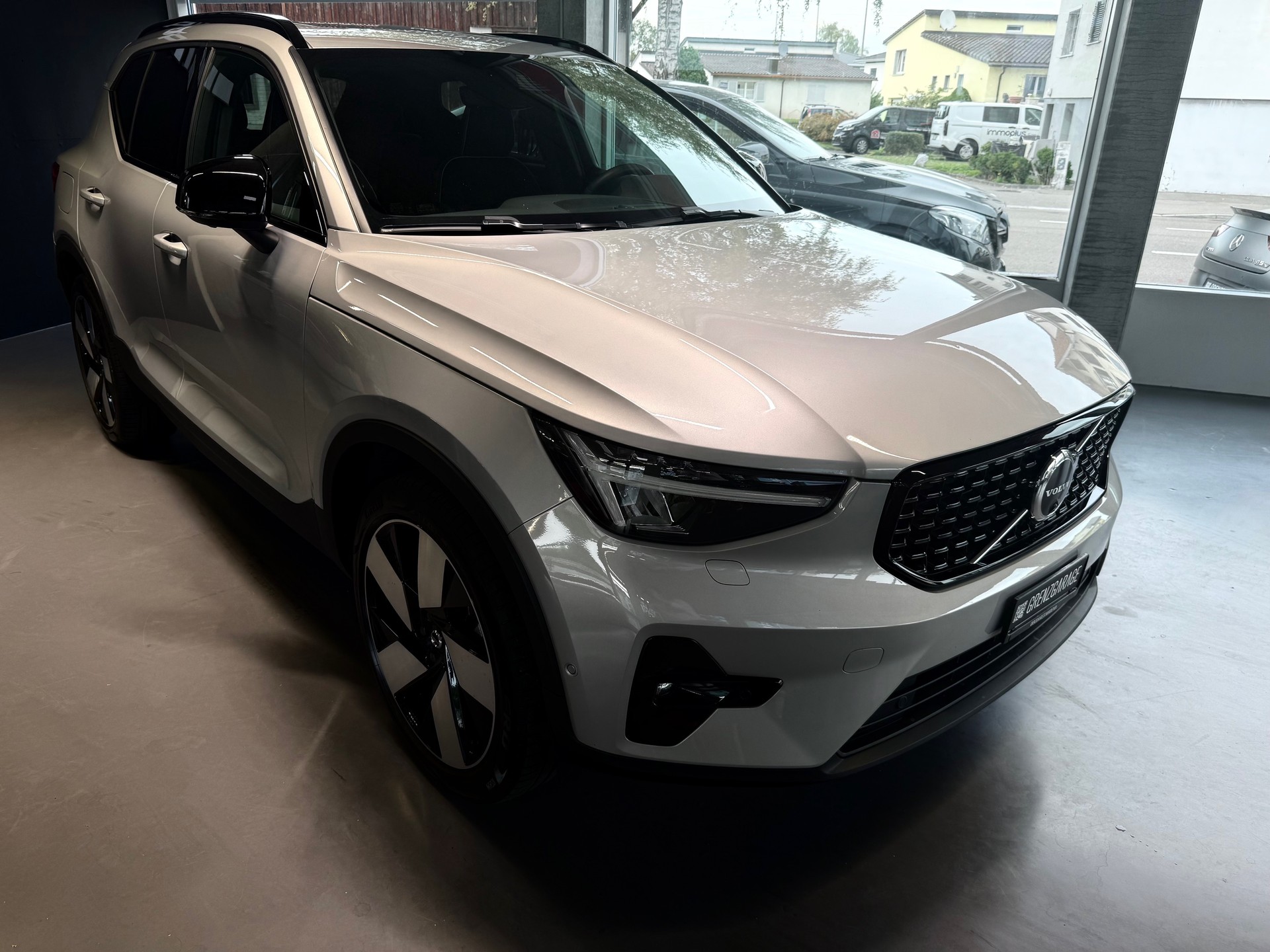 VOLVO XC40 T4 PHEV Ultimate Bright DCT-image-1