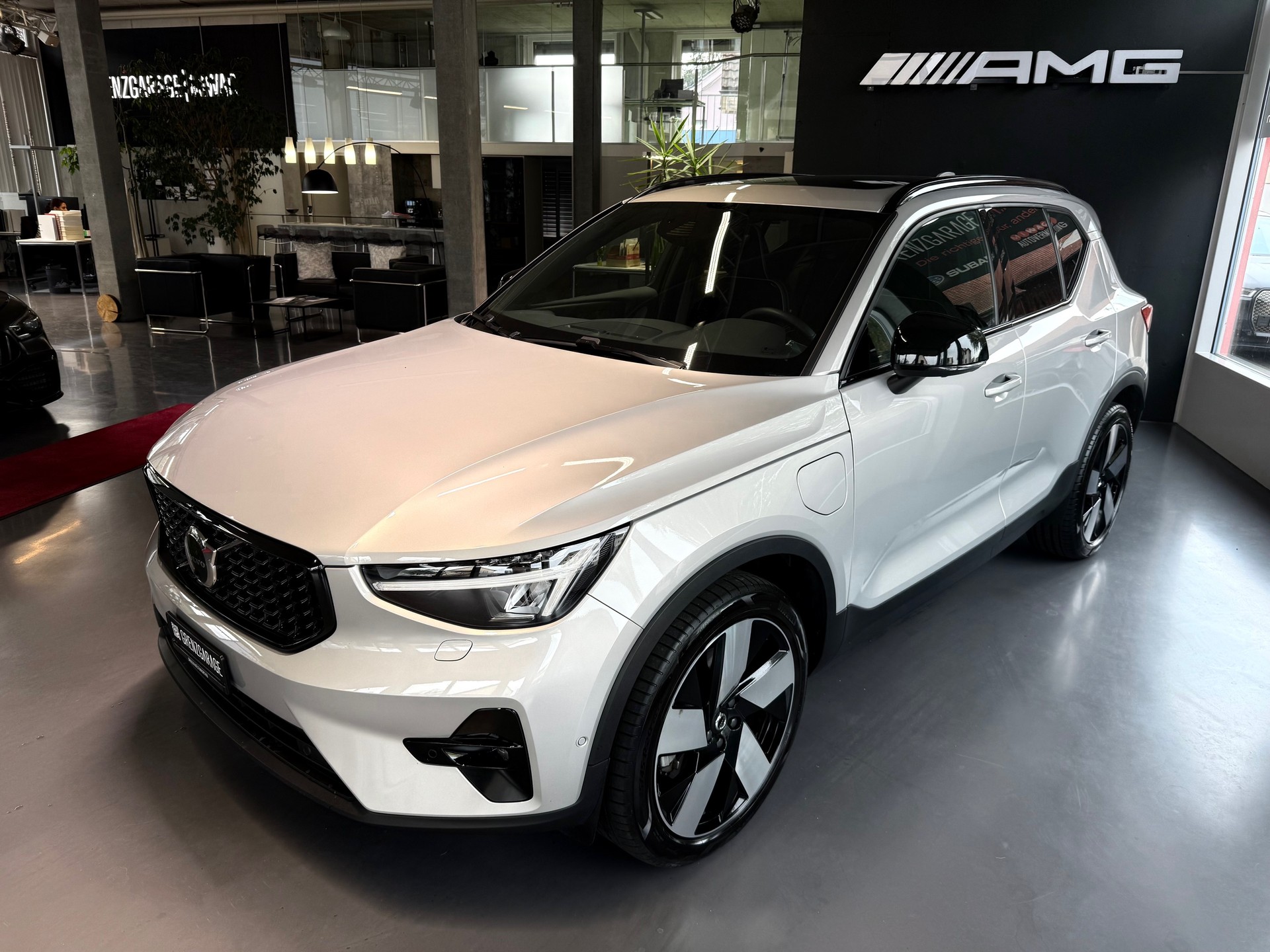 VOLVO XC40 T4 PHEV Ultimate Bright DCT-image-0