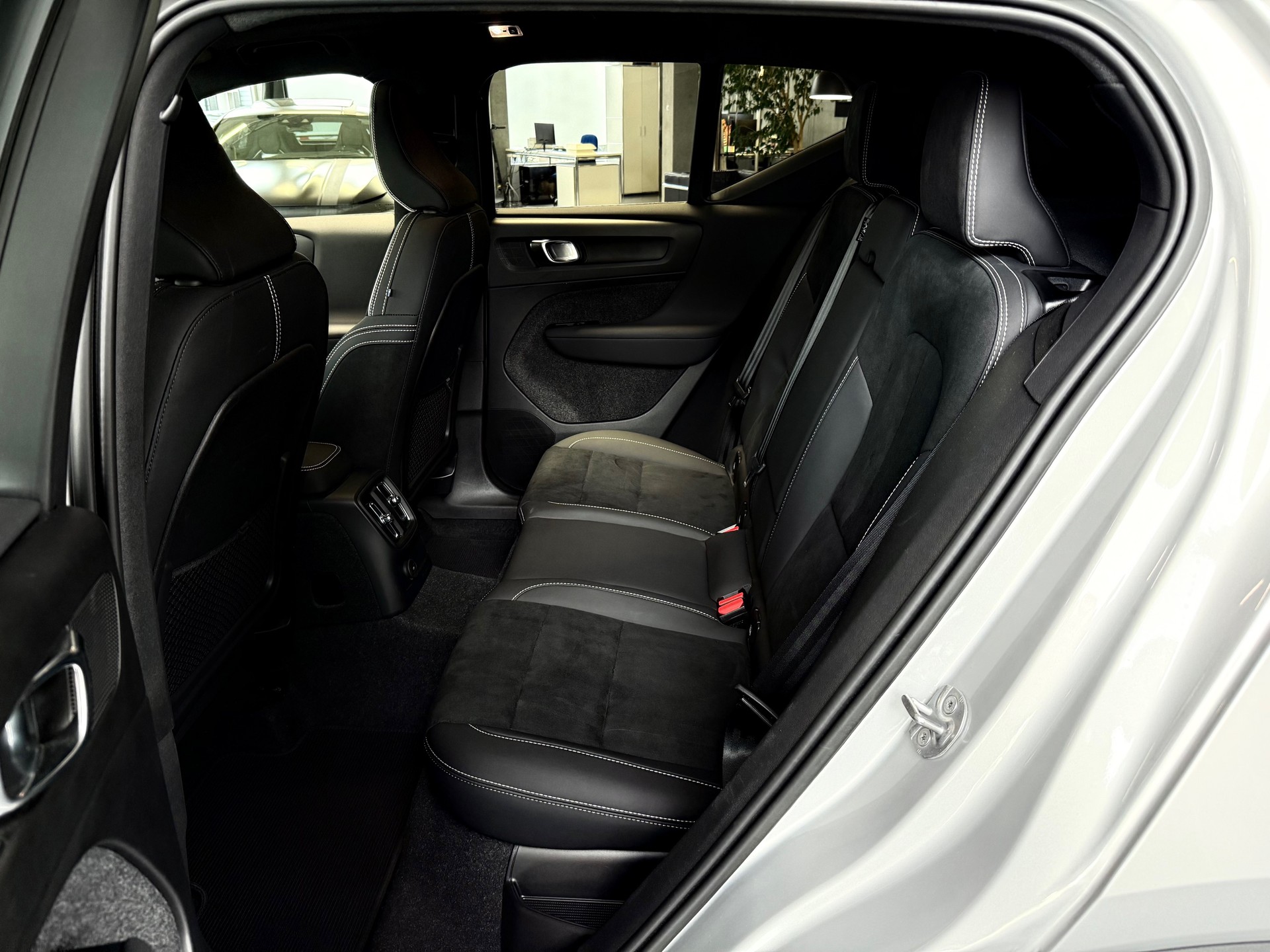 VOLVO XC40 T4 PHEV Ultimate Bright DCT-image-12