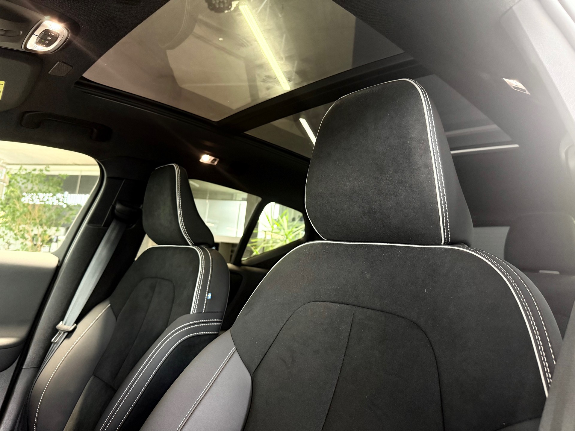 VOLVO XC40 T4 PHEV Ultimate Bright DCT-image-11