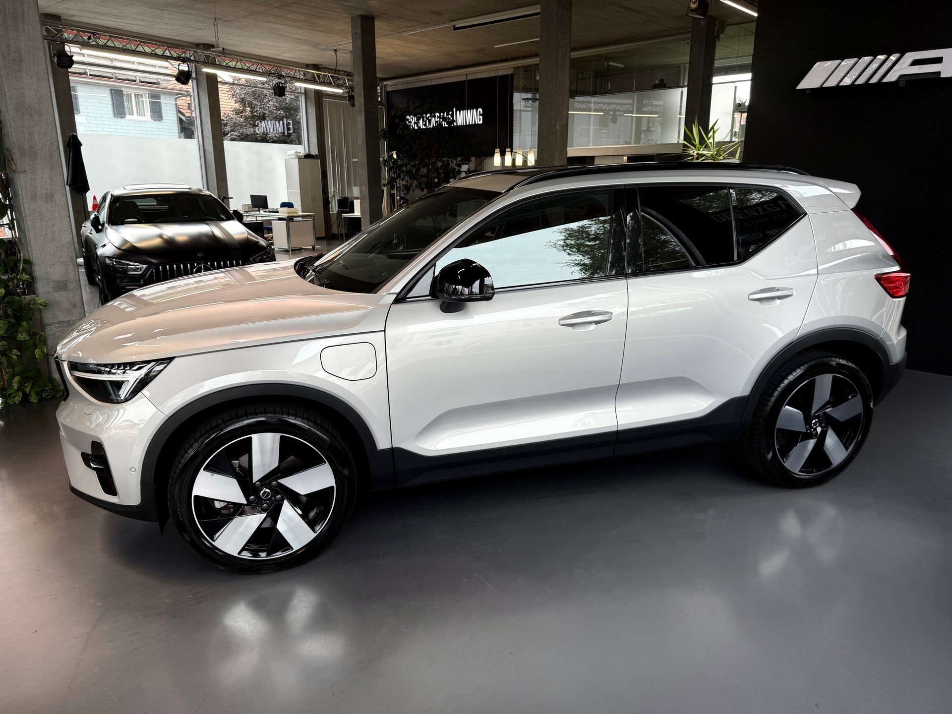 VOLVO XC40 T4 PHEV Ultimate Bright DCT-image-3