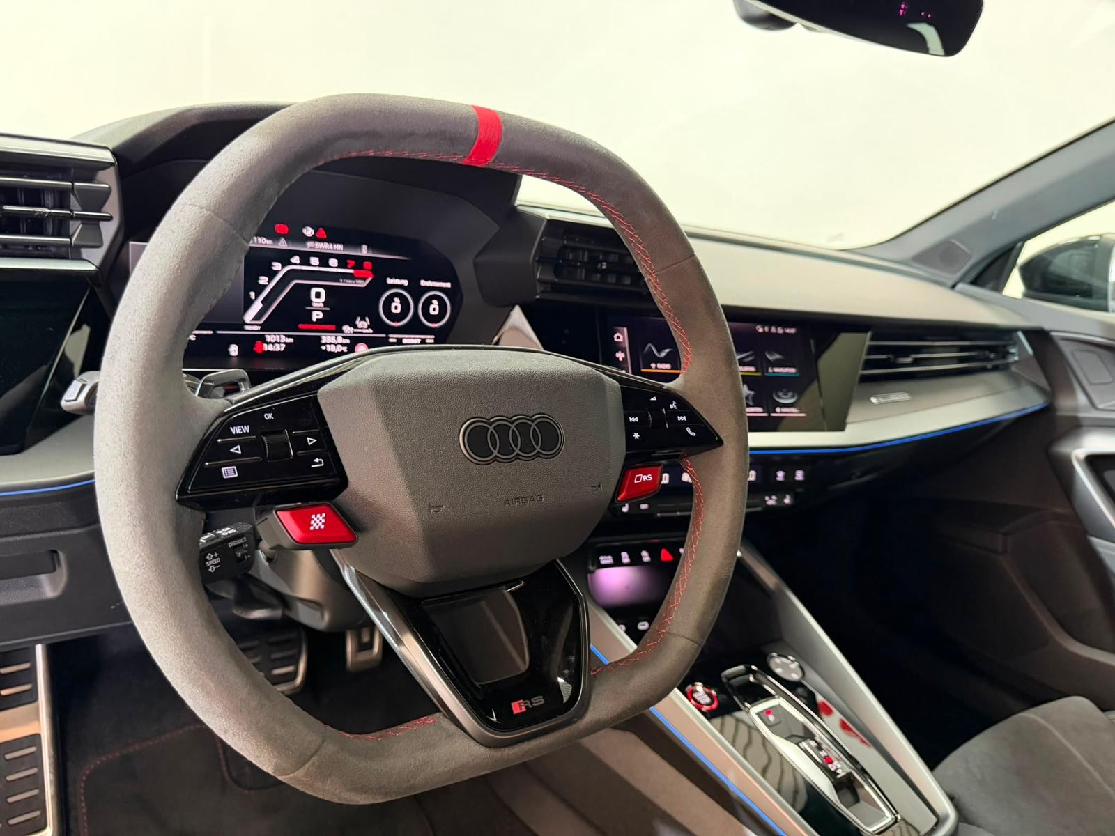 AUDI RS3 Sportback 2.5 TSI quattro S-tronic-image-5