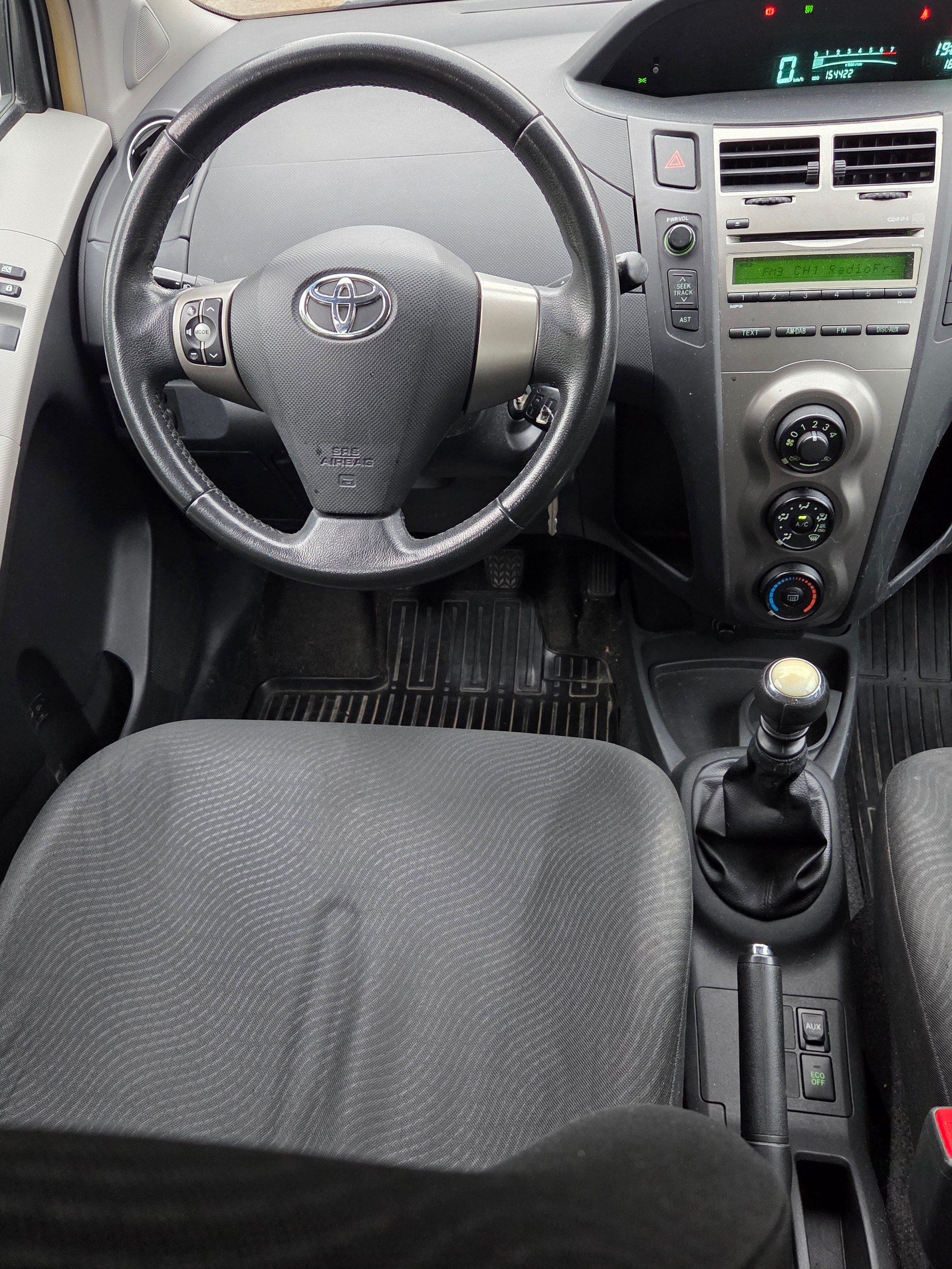 TOYOTA Yaris 1.33 Linea Luna-image-11