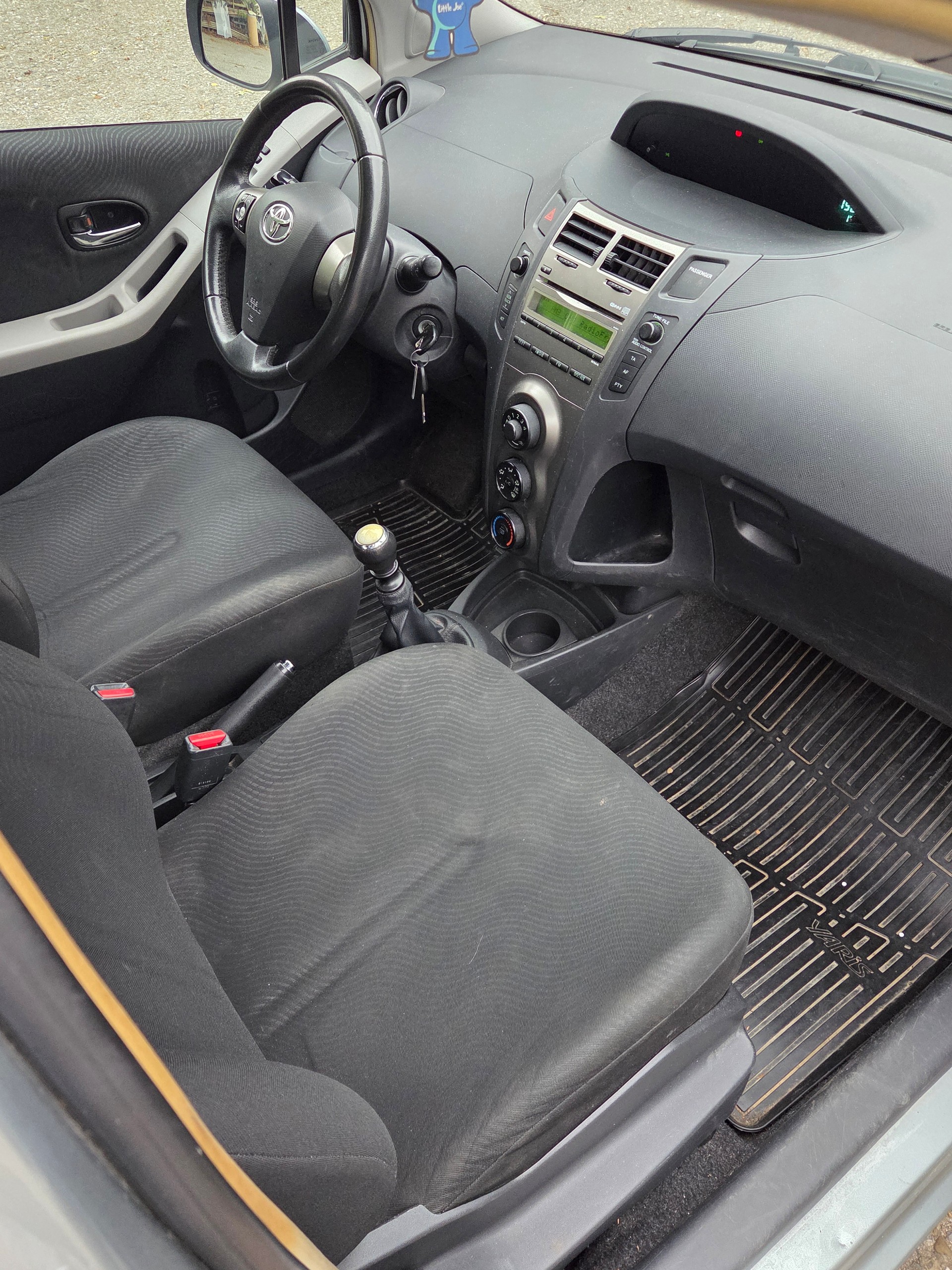 TOYOTA Yaris 1.33 Linea Luna-image-9