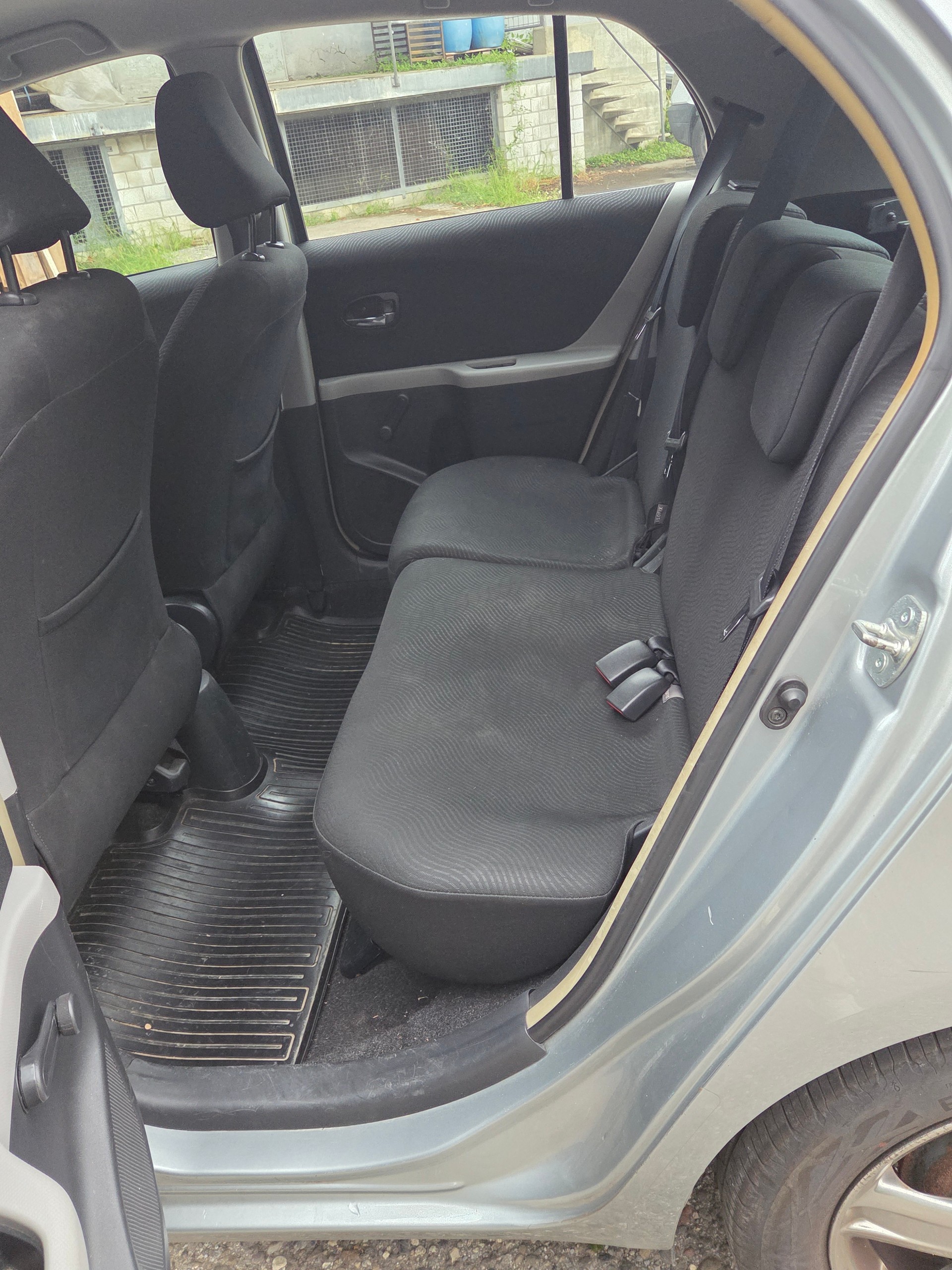 TOYOTA Yaris 1.33 Linea Luna-image-8
