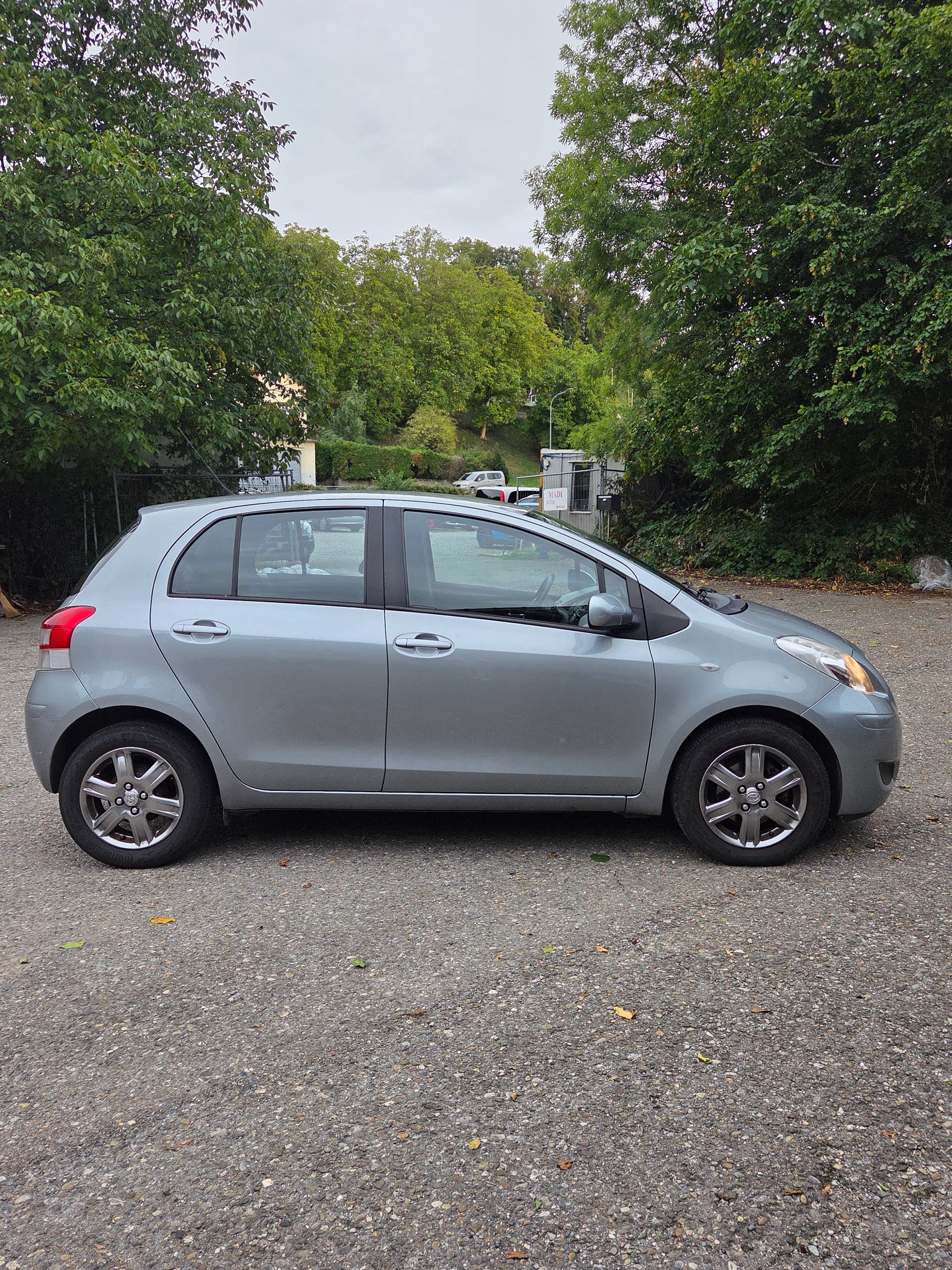 TOYOTA Yaris 1.33 Linea Luna-image-4