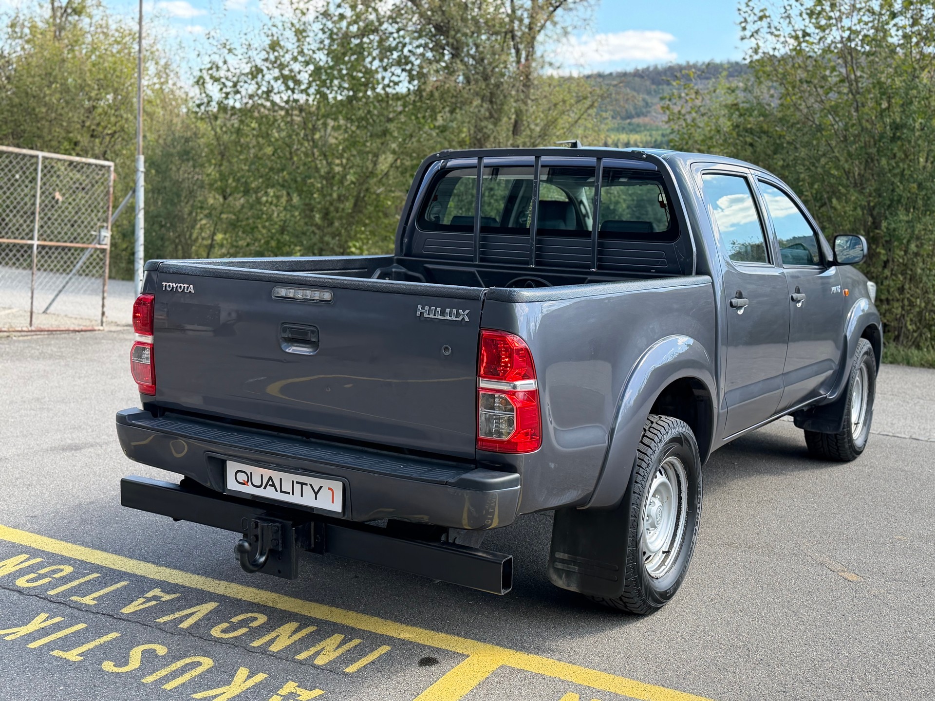 TOYOTA Hilux 2.5D 4WD Double Cab Luna-image-5