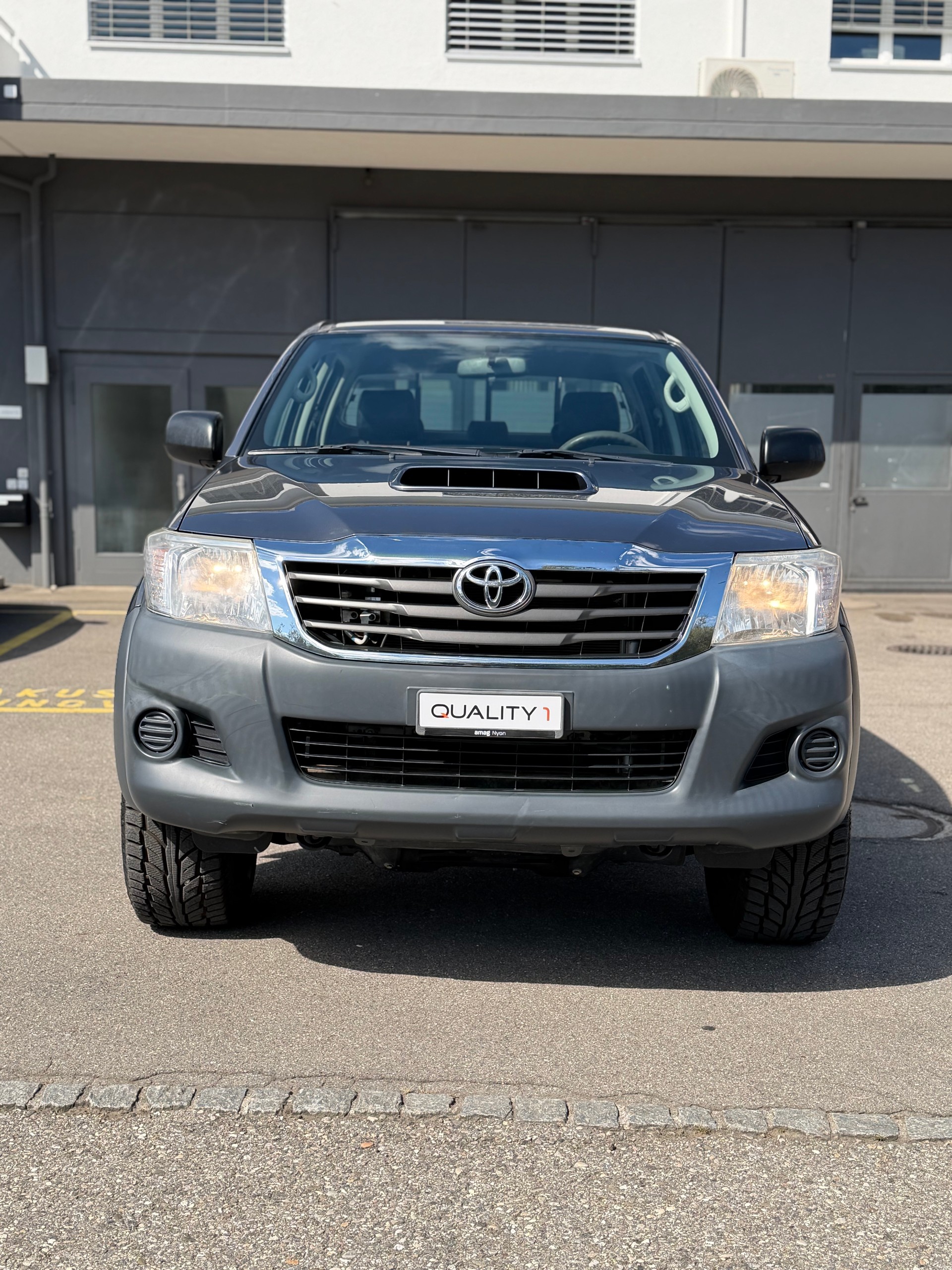 TOYOTA Hilux 2.5D 4WD Double Cab Luna-image-1