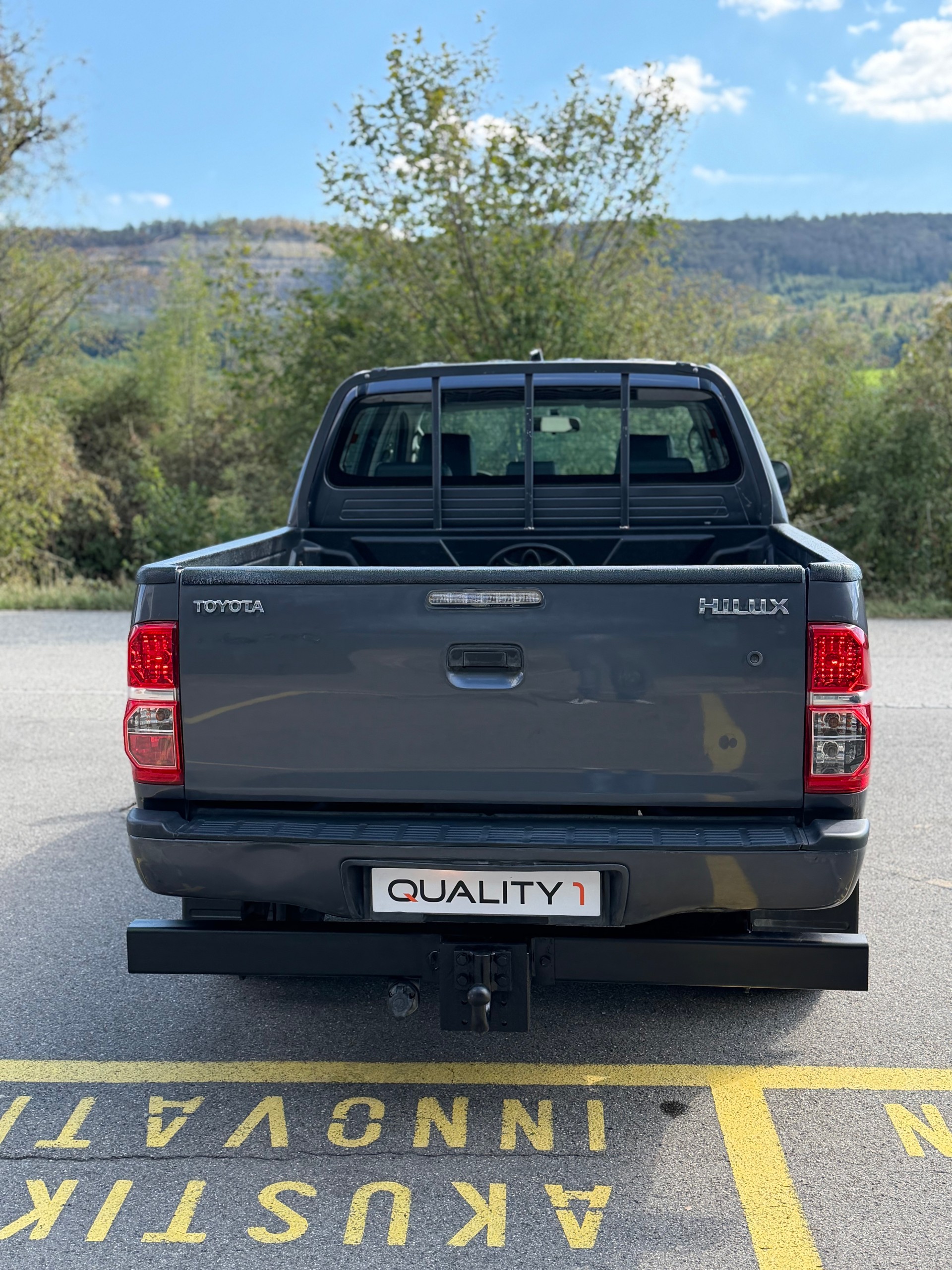 TOYOTA Hilux 2.5D 4WD Double Cab Luna-image-6
