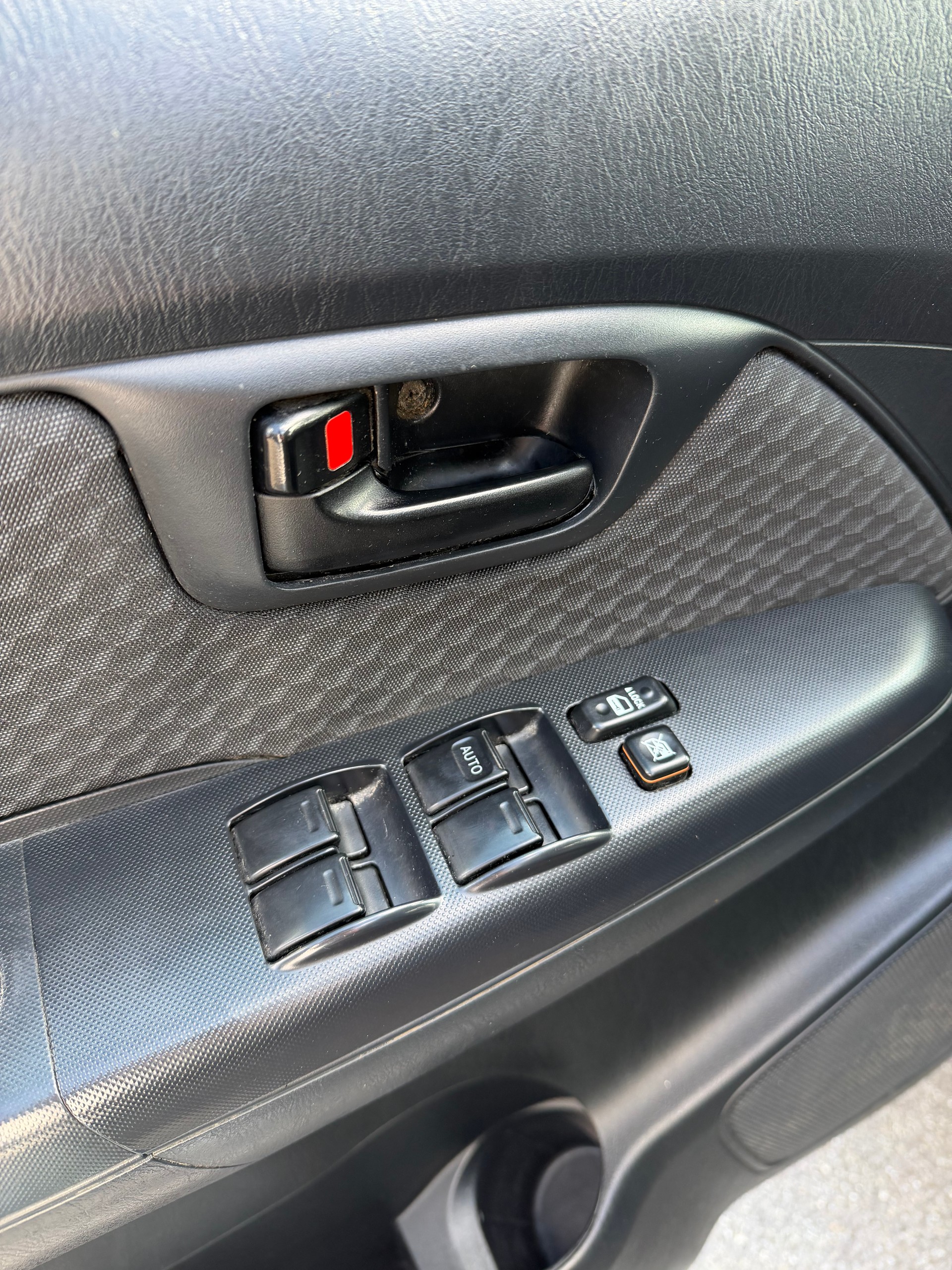 TOYOTA Hilux 2.5D 4WD Double Cab Luna-image-12