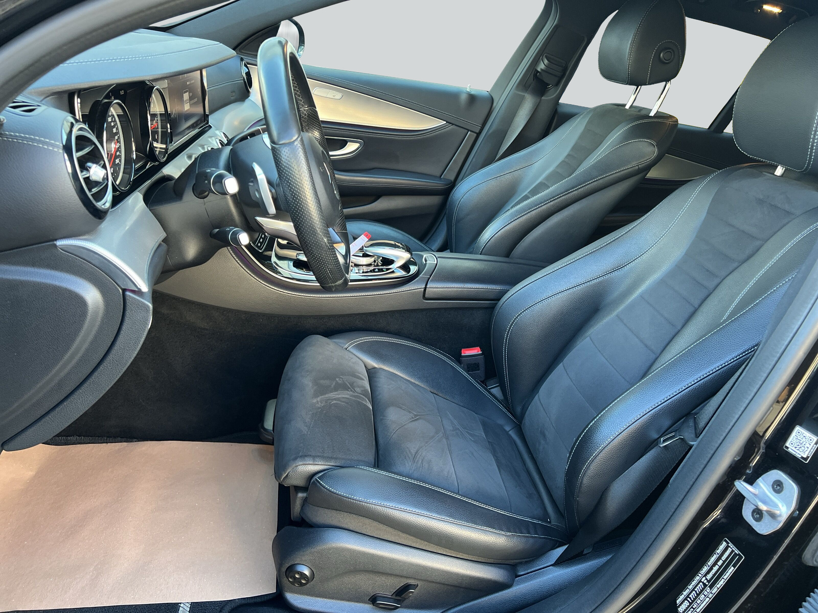MERCEDES-BENZ E 220 d Swiss Star AMG Line 4Matic 9G-Tronic-image-9