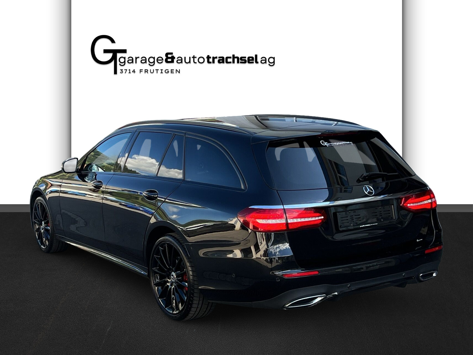 MERCEDES-BENZ E 220 d Swiss Star AMG Line 4Matic 9G-Tronic-image-2