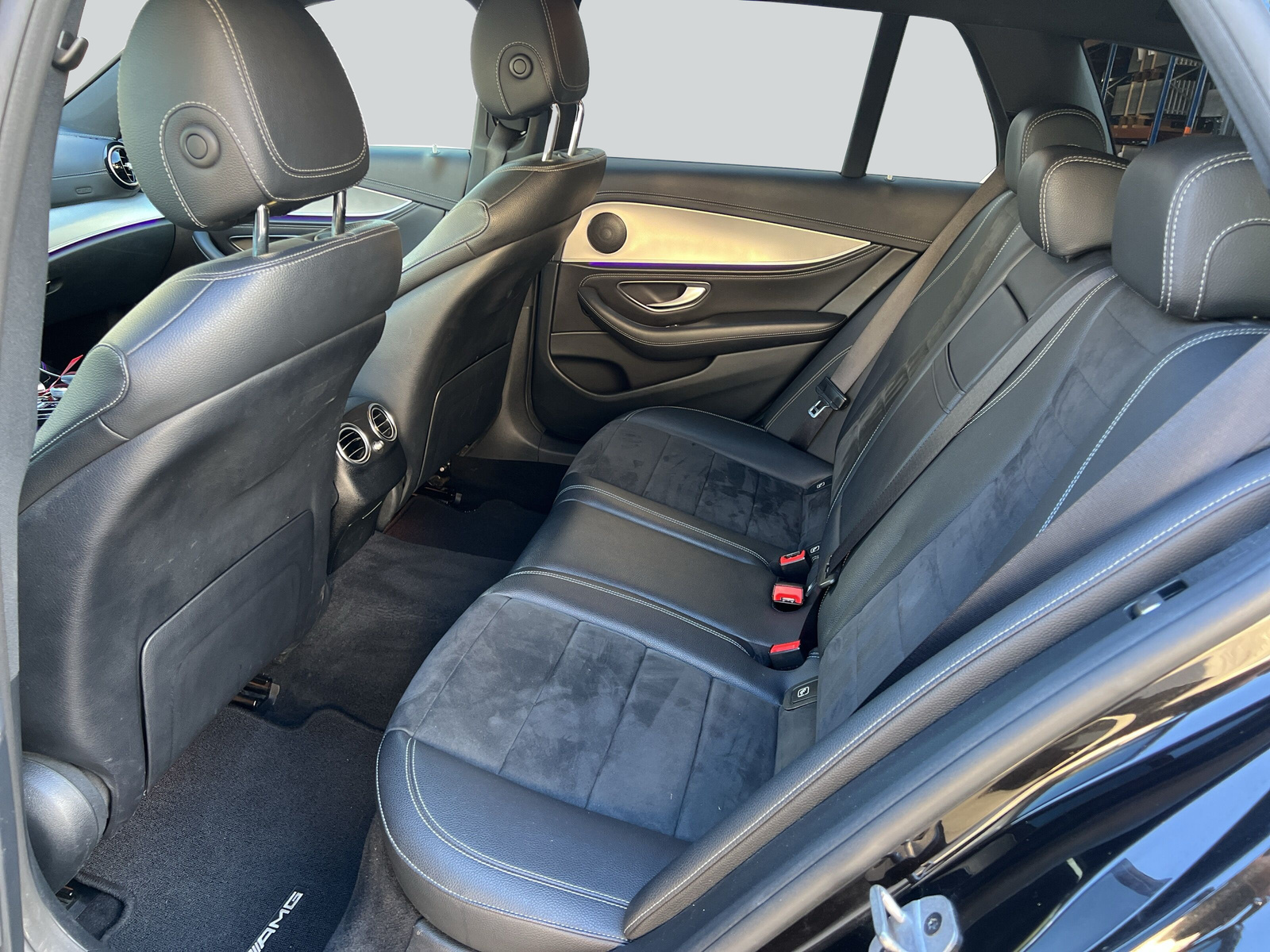 MERCEDES-BENZ E 220 d Swiss Star AMG Line 4Matic 9G-Tronic-image-18