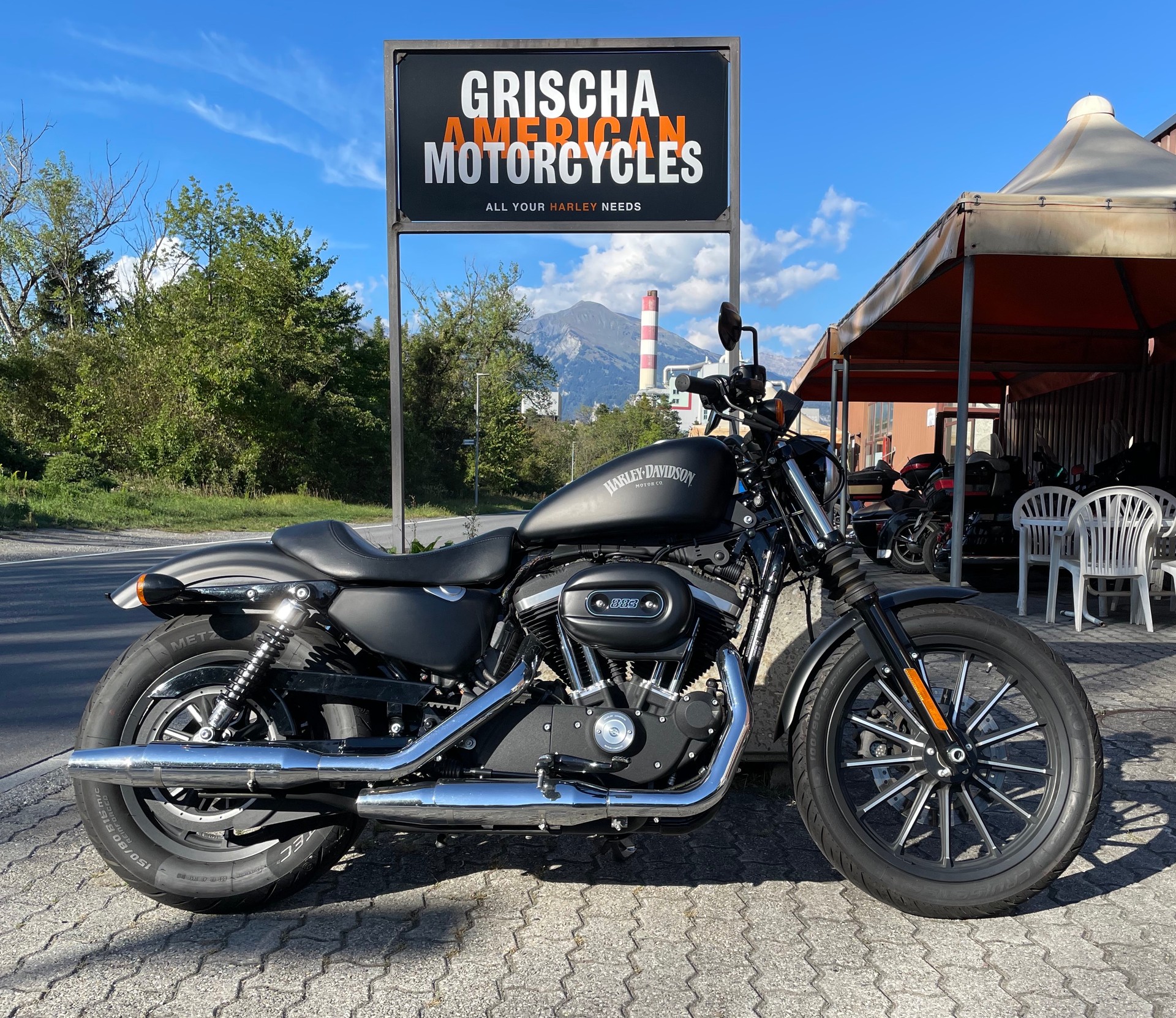 HARLEY-DAVIDSON XL 883 N Sportster Iron ABS