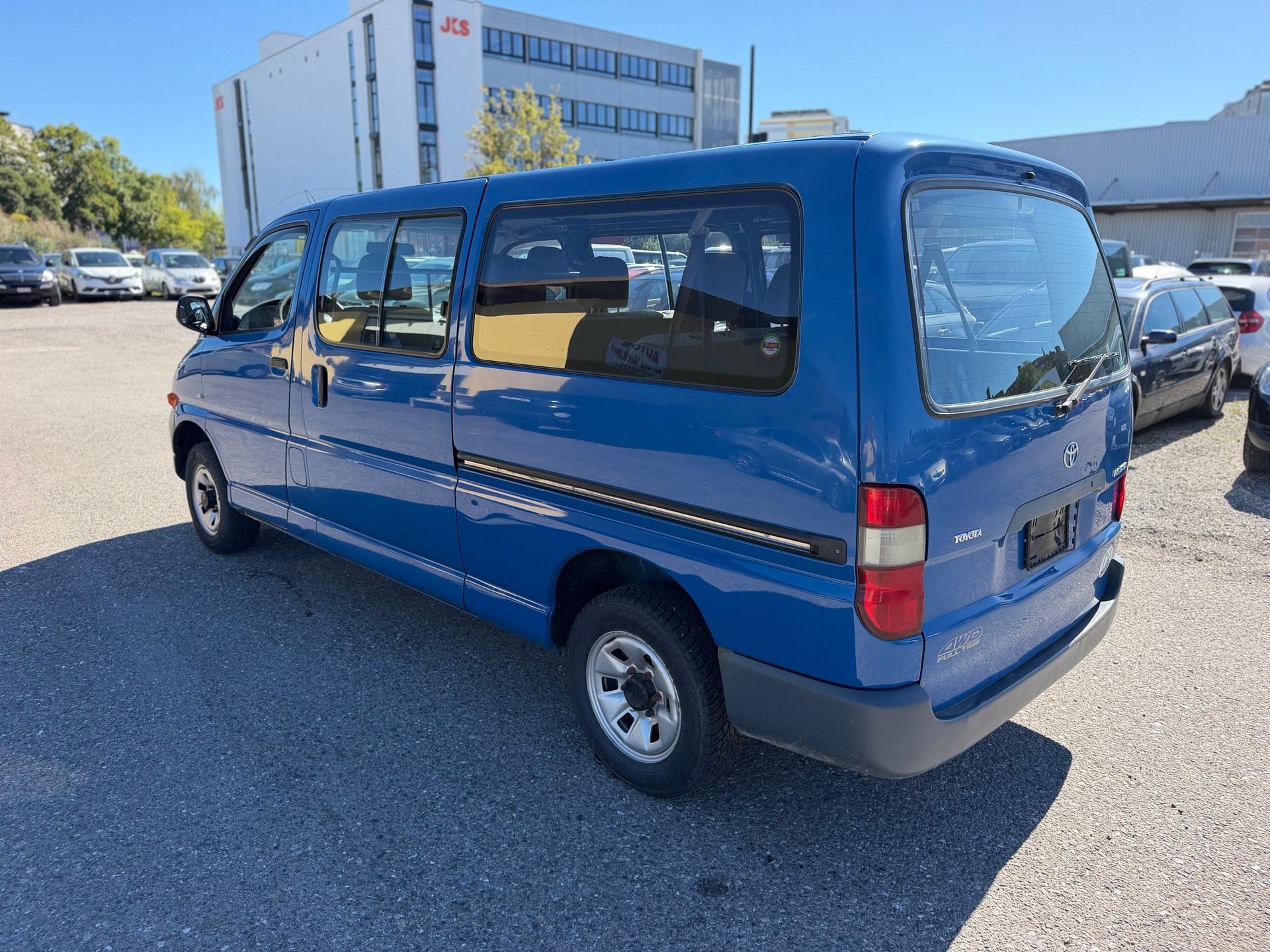 TOYOTA Hiace D-4D LWB 4WD Kombi-image-6