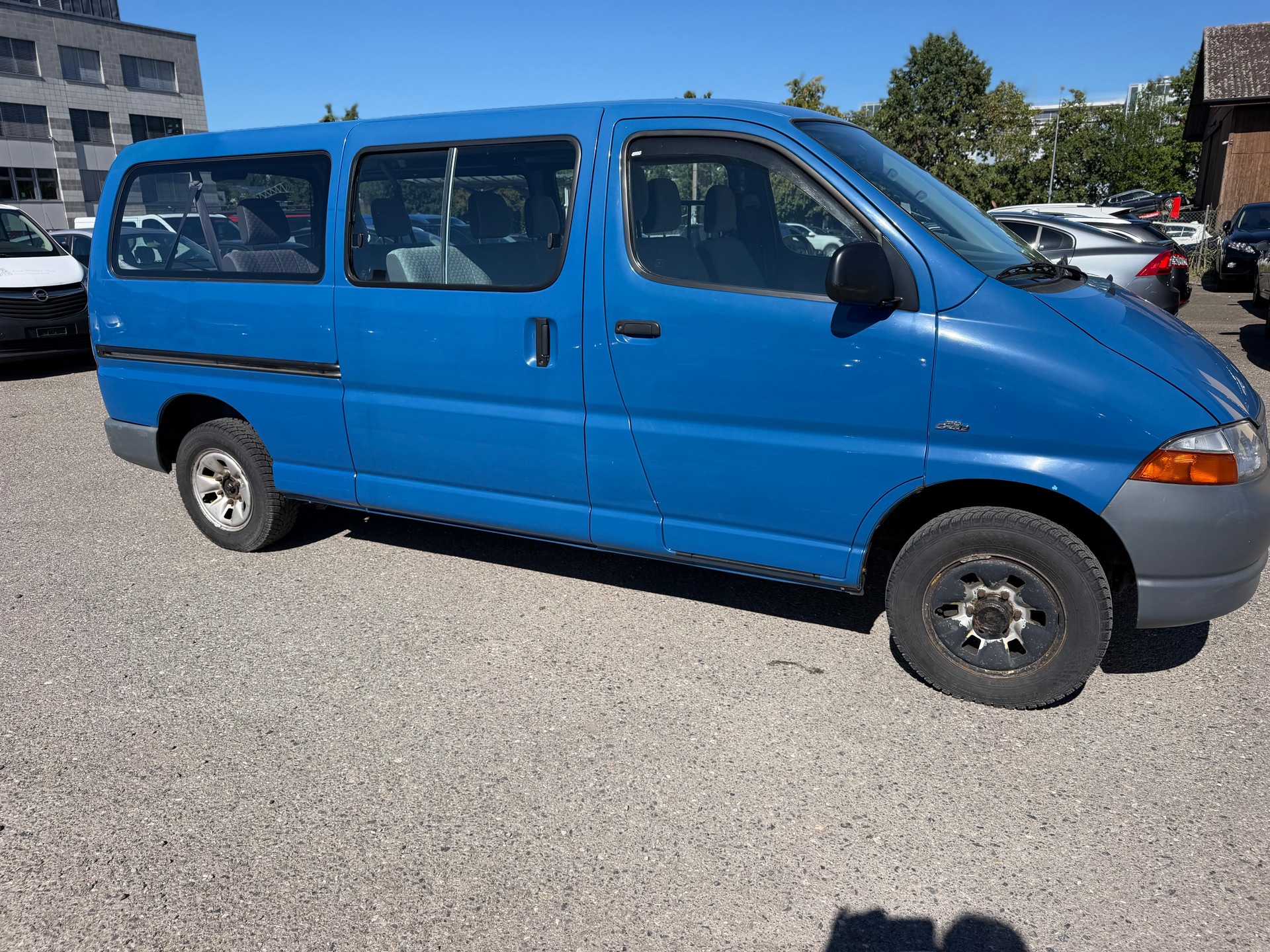 TOYOTA Hiace D-4D LWB 4WD Kombi-showroom-element-3