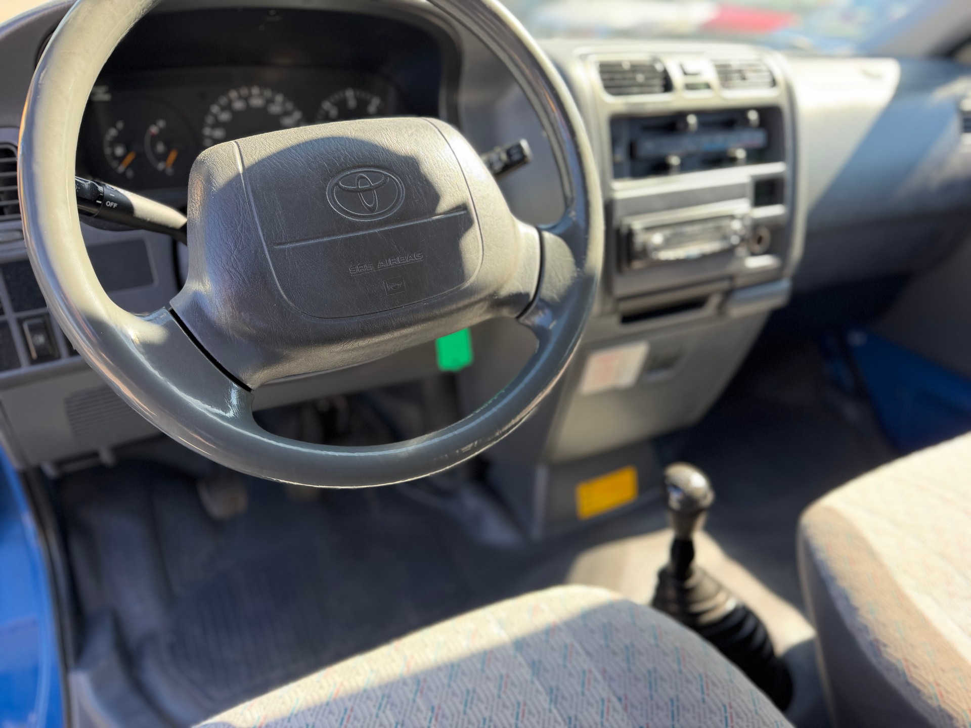 TOYOTA Hiace D-4D LWB 4WD Kombi-image-13