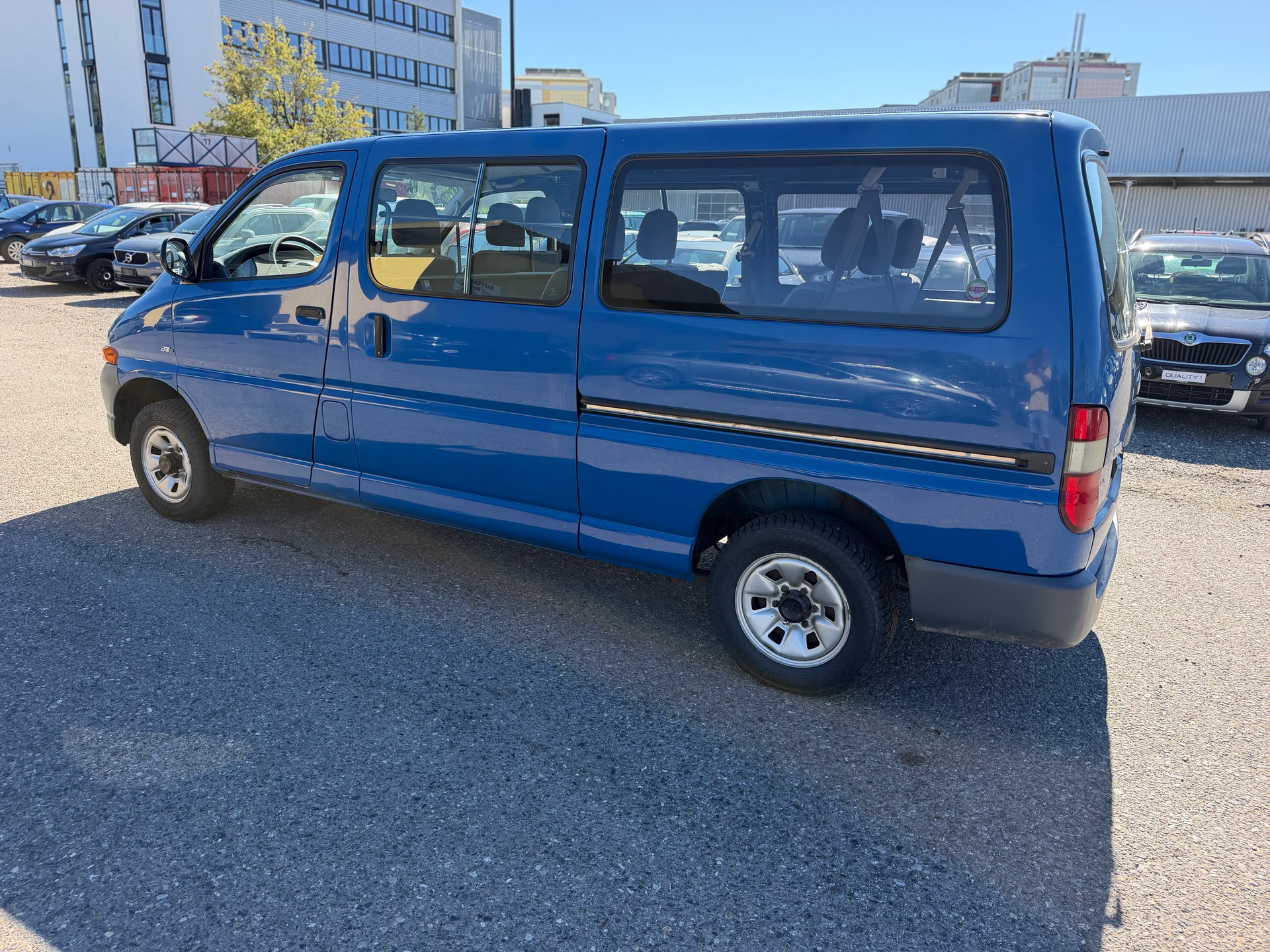 TOYOTA Hiace D-4D LWB 4WD Kombi-image-7
