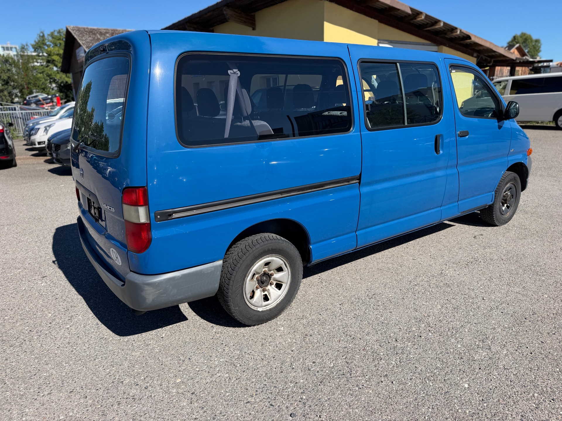 TOYOTA Hiace D-4D LWB 4WD Kombi-image-4